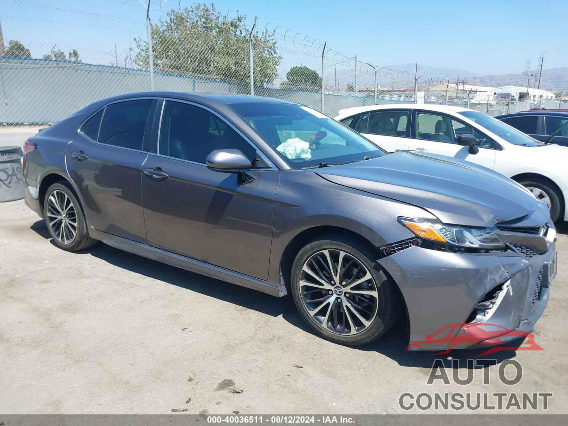 TOYOTA CAMRY 2018 - 4T1B11HK8JU554748