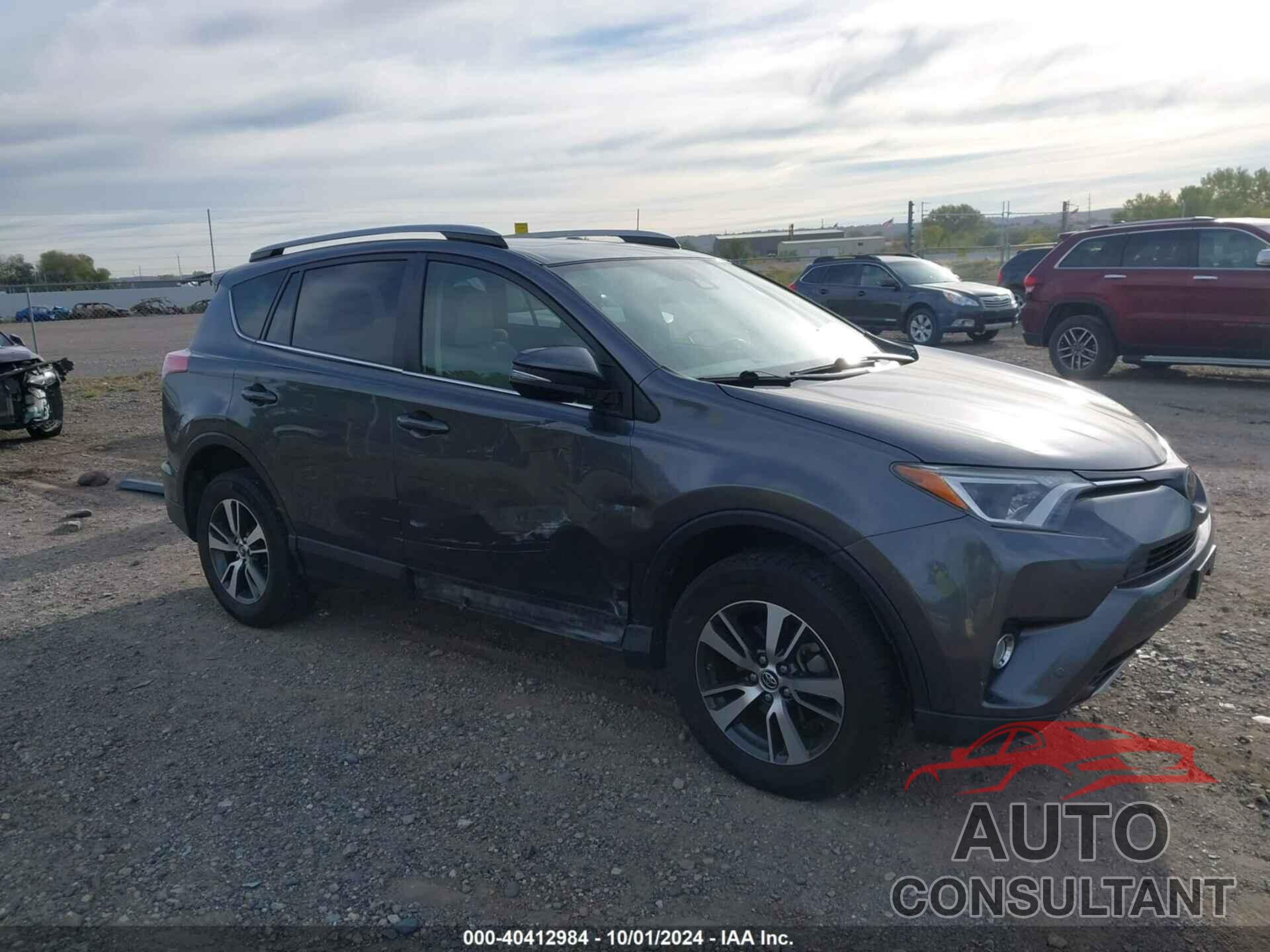 TOYOTA RAV4 2018 - JTMRFREV7JD224486