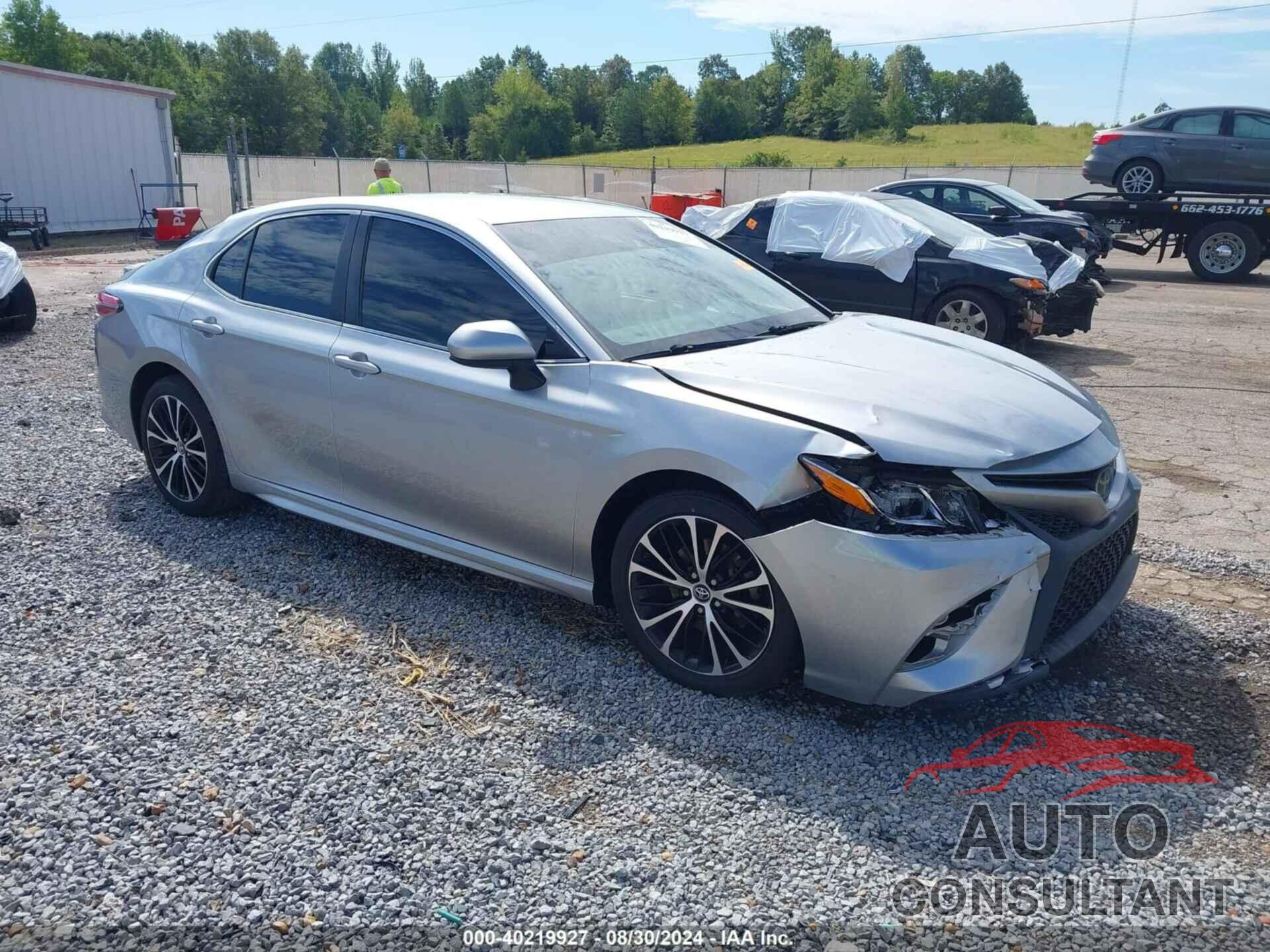 TOYOTA CAMRY 2018 - 4T1B11HK4JU128569