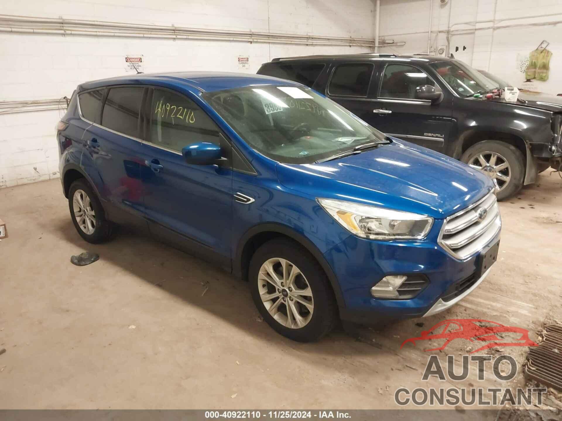 FORD ESCAPE 2017 - 1FMCU9GD8HUB43938