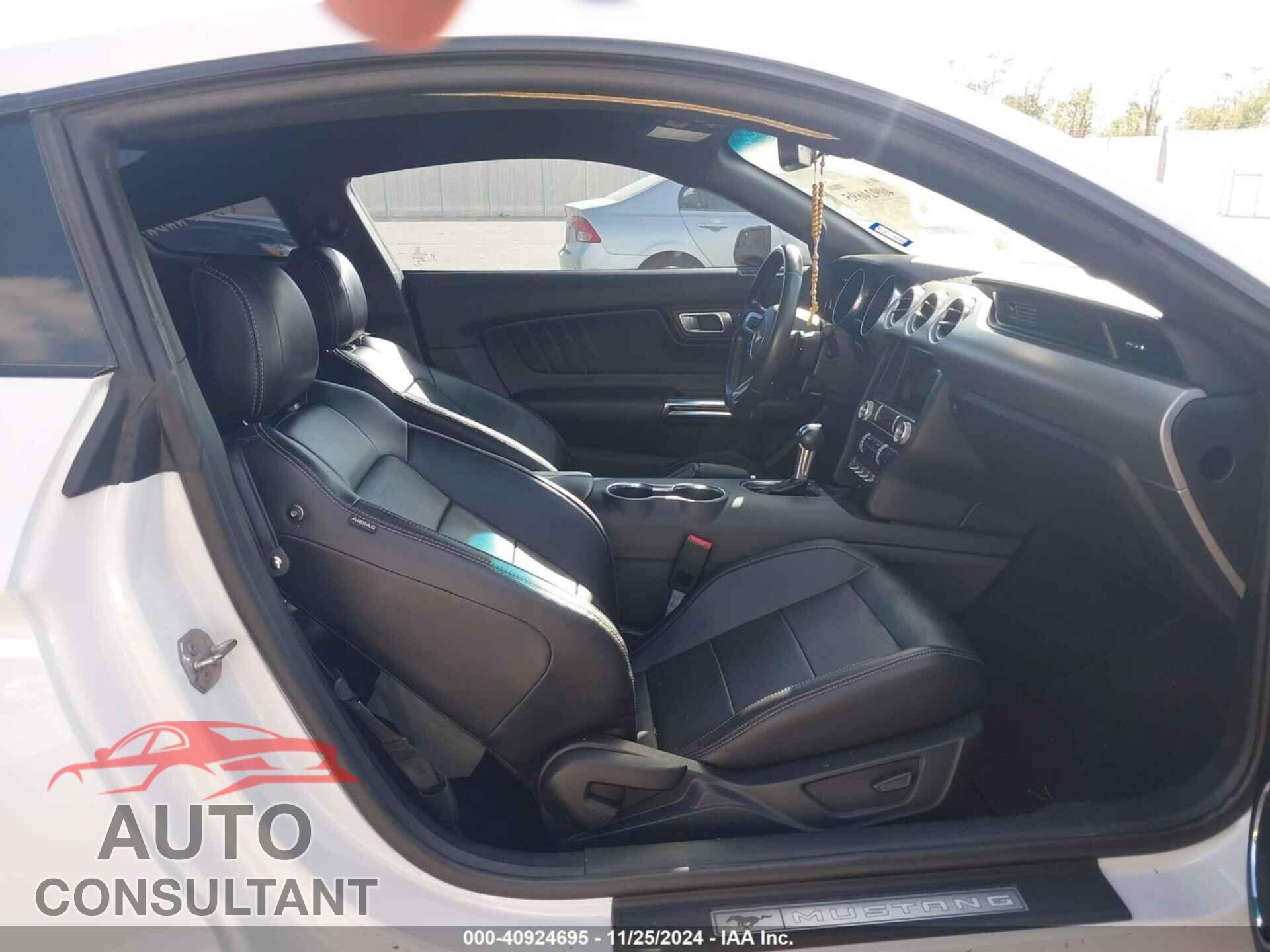 FORD MUSTANG 2020 - 1FA6P8CF7L5178831