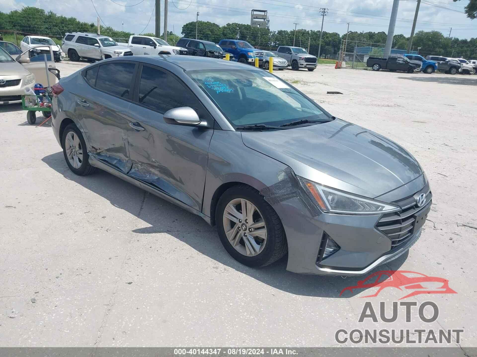 HYUNDAI ELANTRA 2019 - KMHD84LF0KU738342