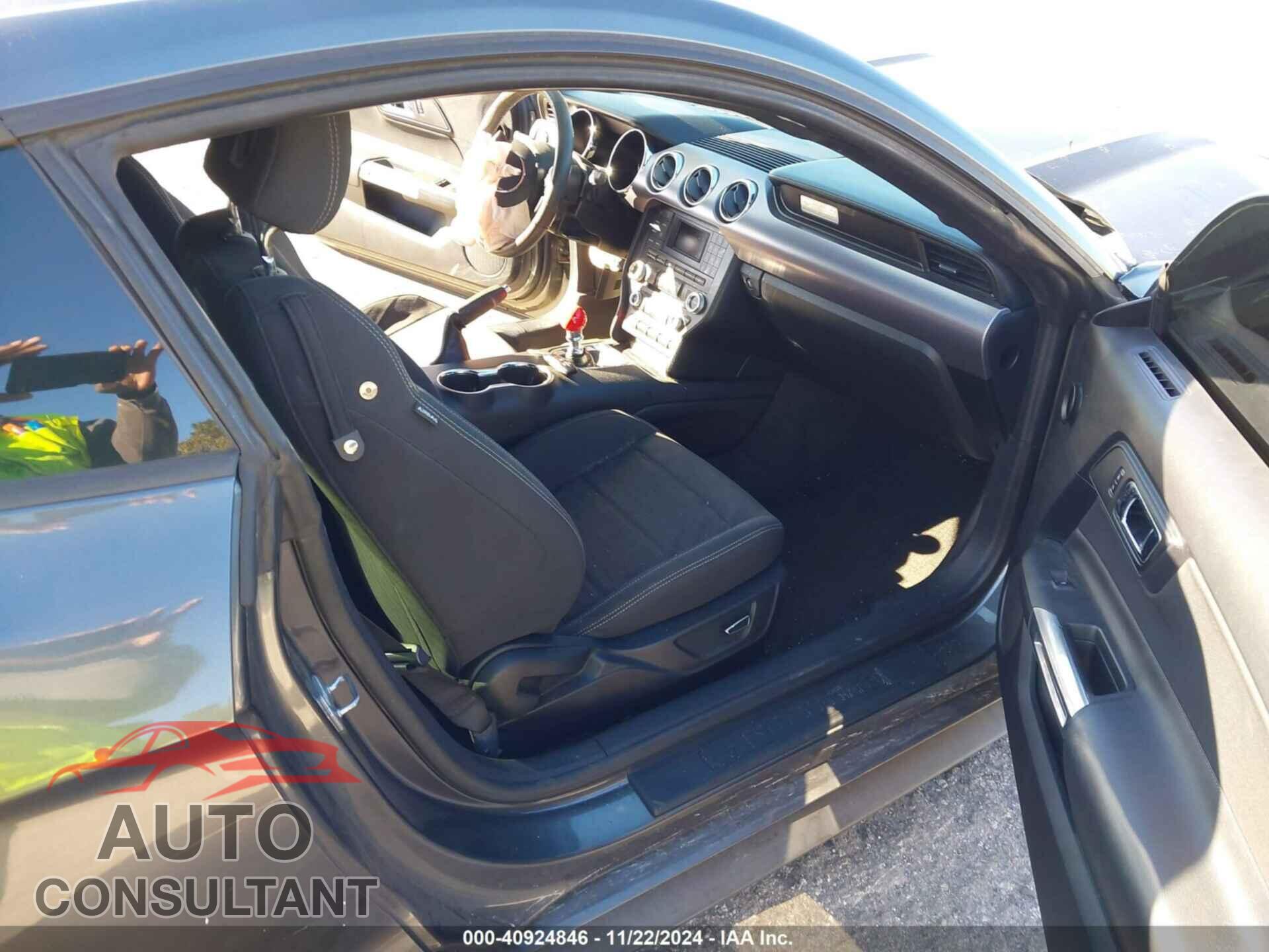 FORD MUSTANG 2017 - 1FA6P8CF6H5244423