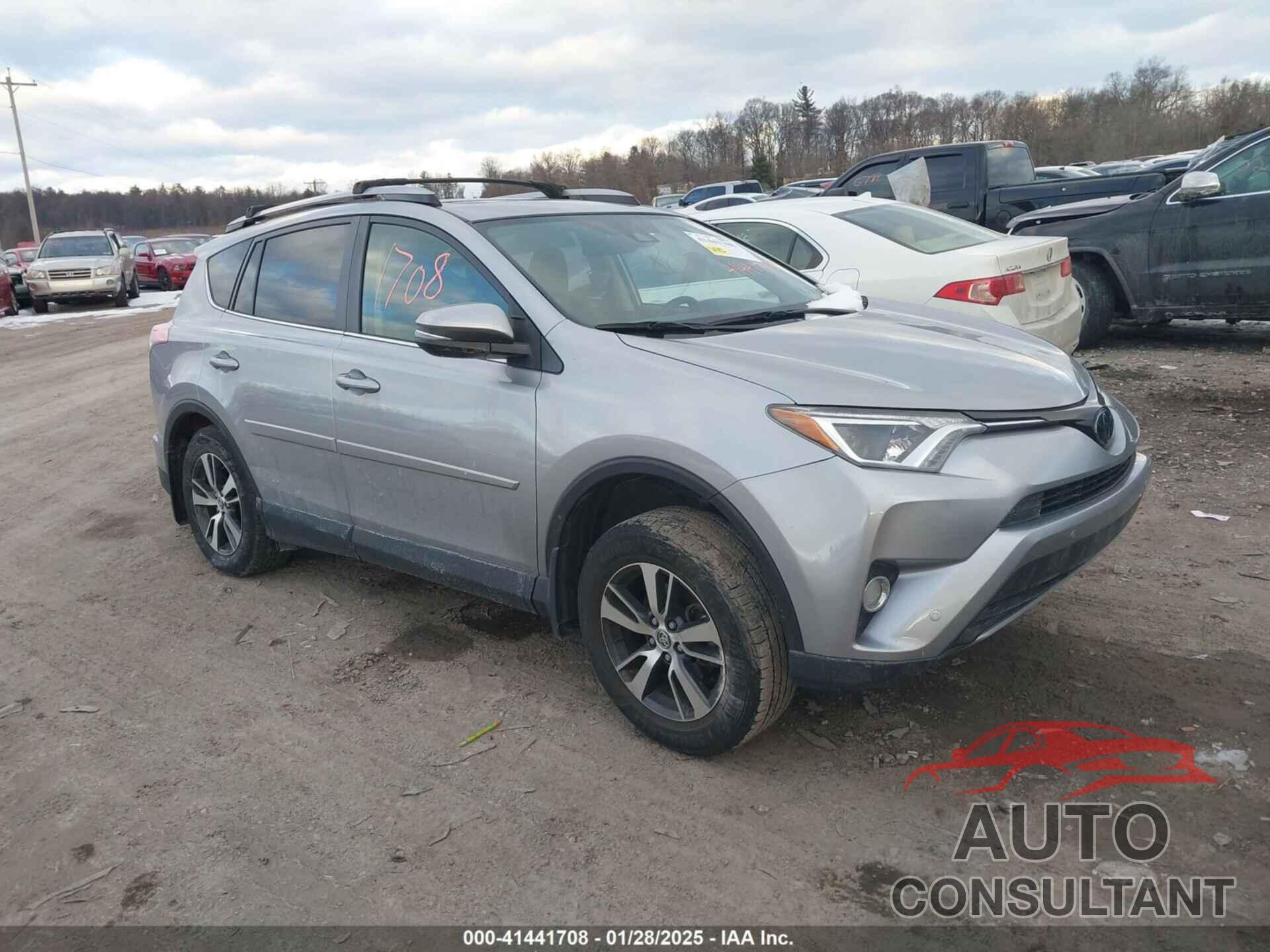 TOYOTA RAV4 2018 - JTMRFREV2JD236478