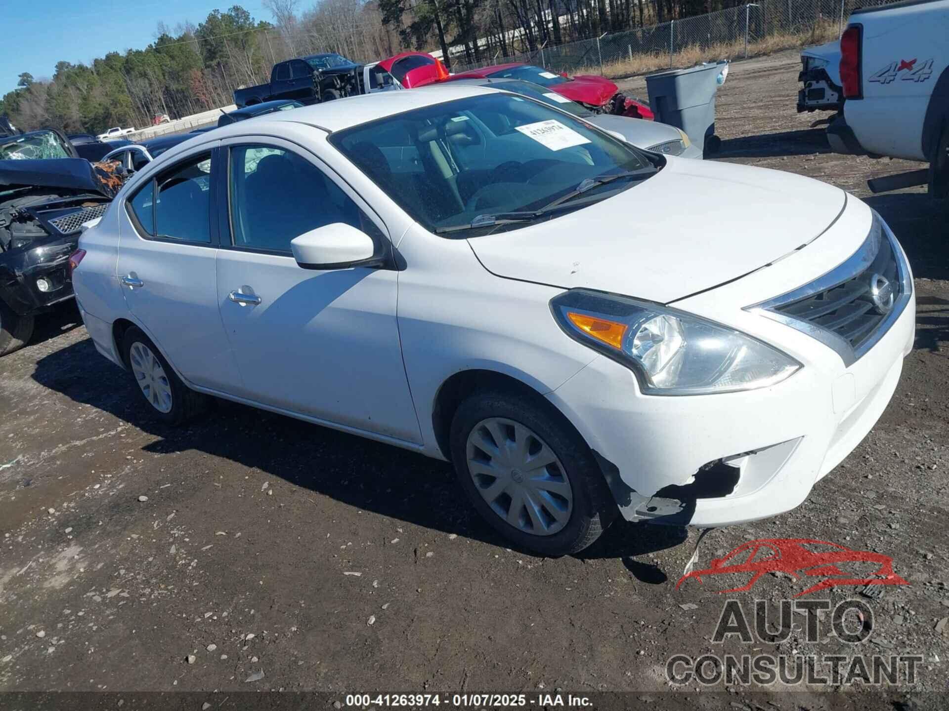 NISSAN VERSA 2017 - 3N1CN7AP1HL815571