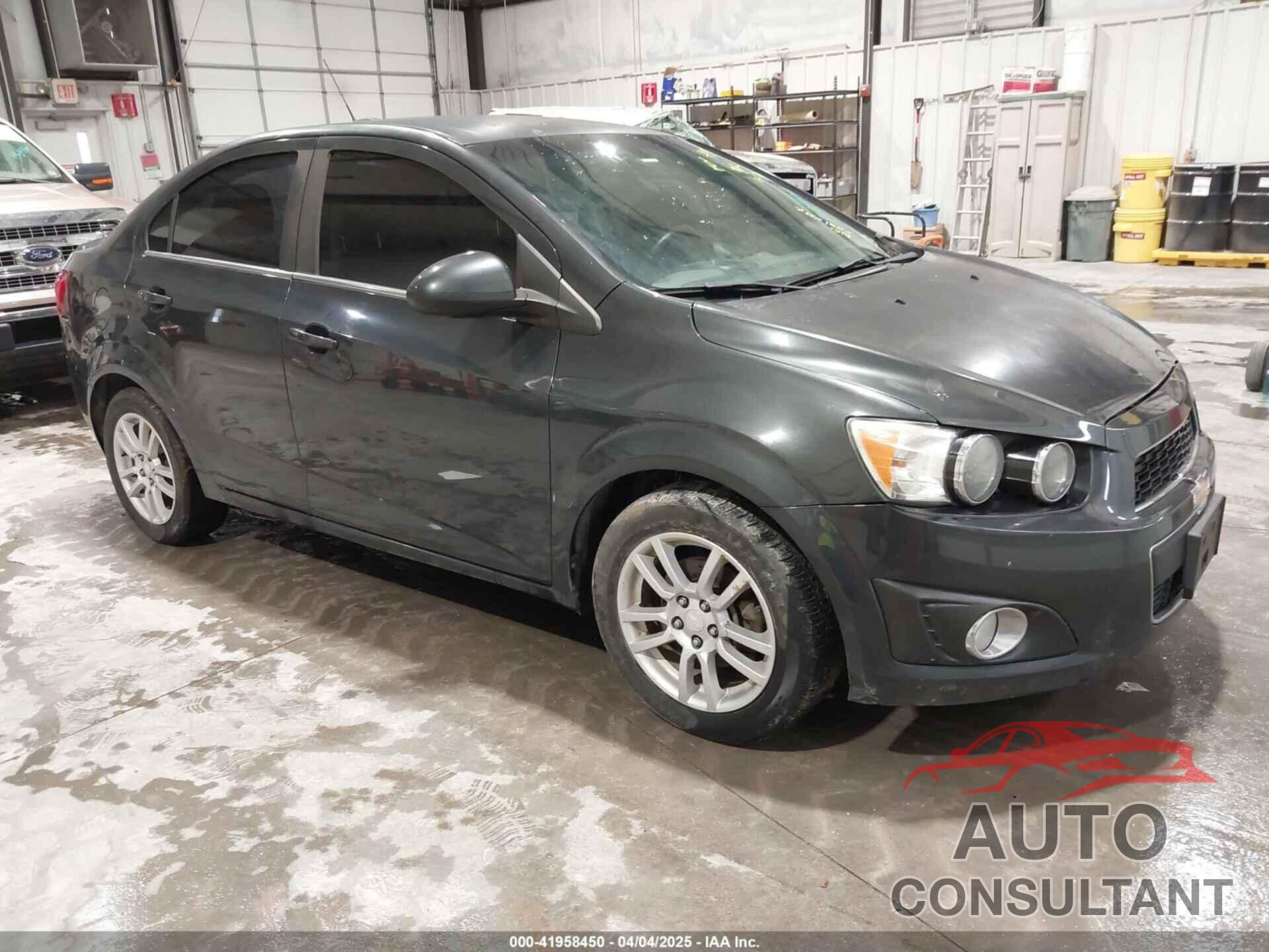 CHEVROLET SONIC 2015 - 1G1JC5SH0F4149529