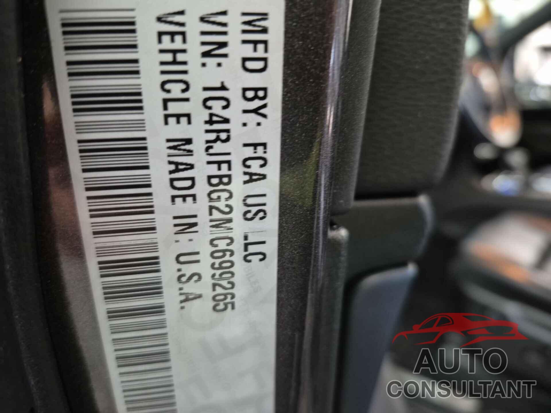 JEEP GRAND CHEROKEE 2021 - 1C4RJFBG2MC699265