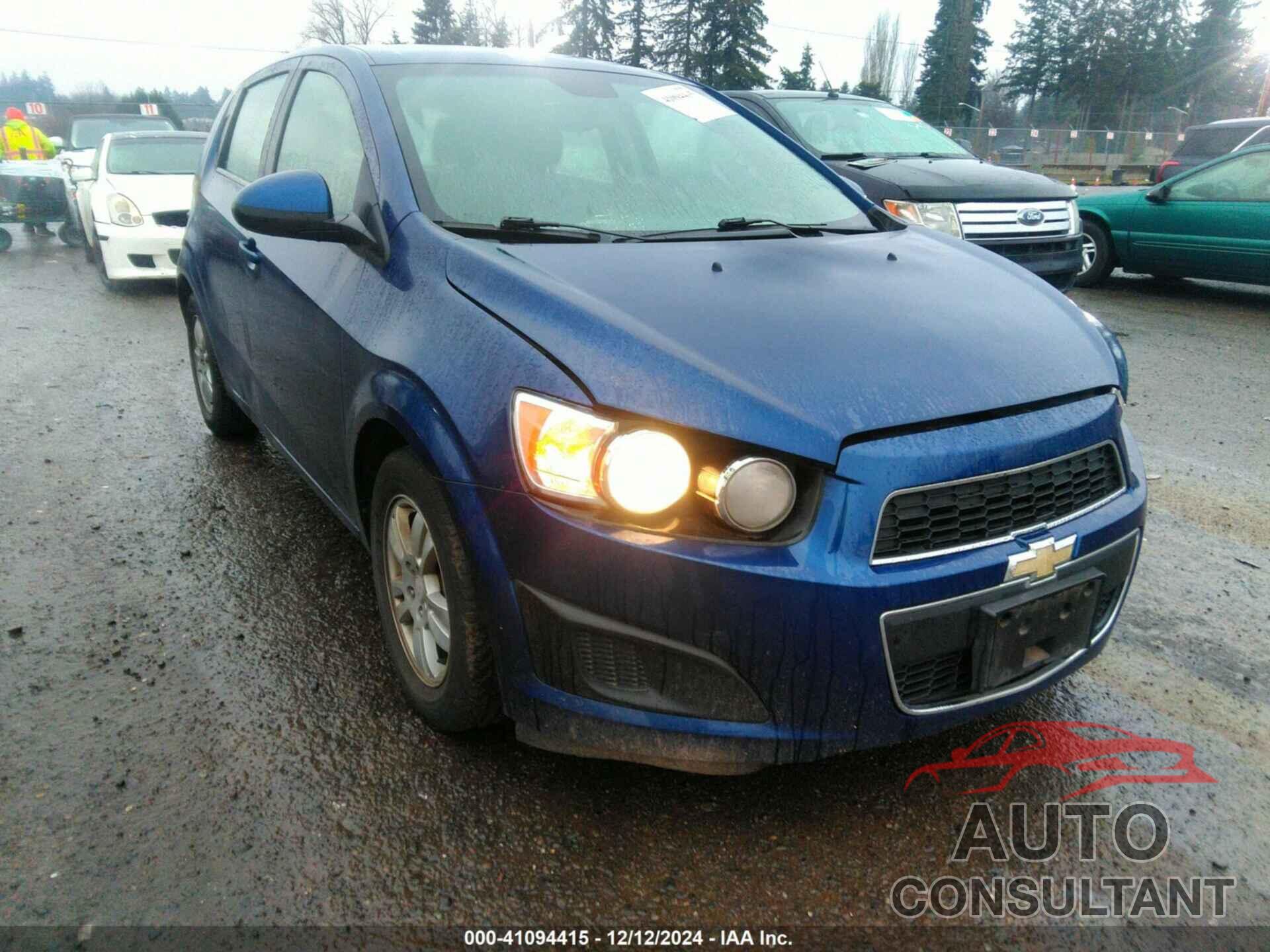 CHEVROLET SONIC 2013 - 1G1JC6SB2D4202861