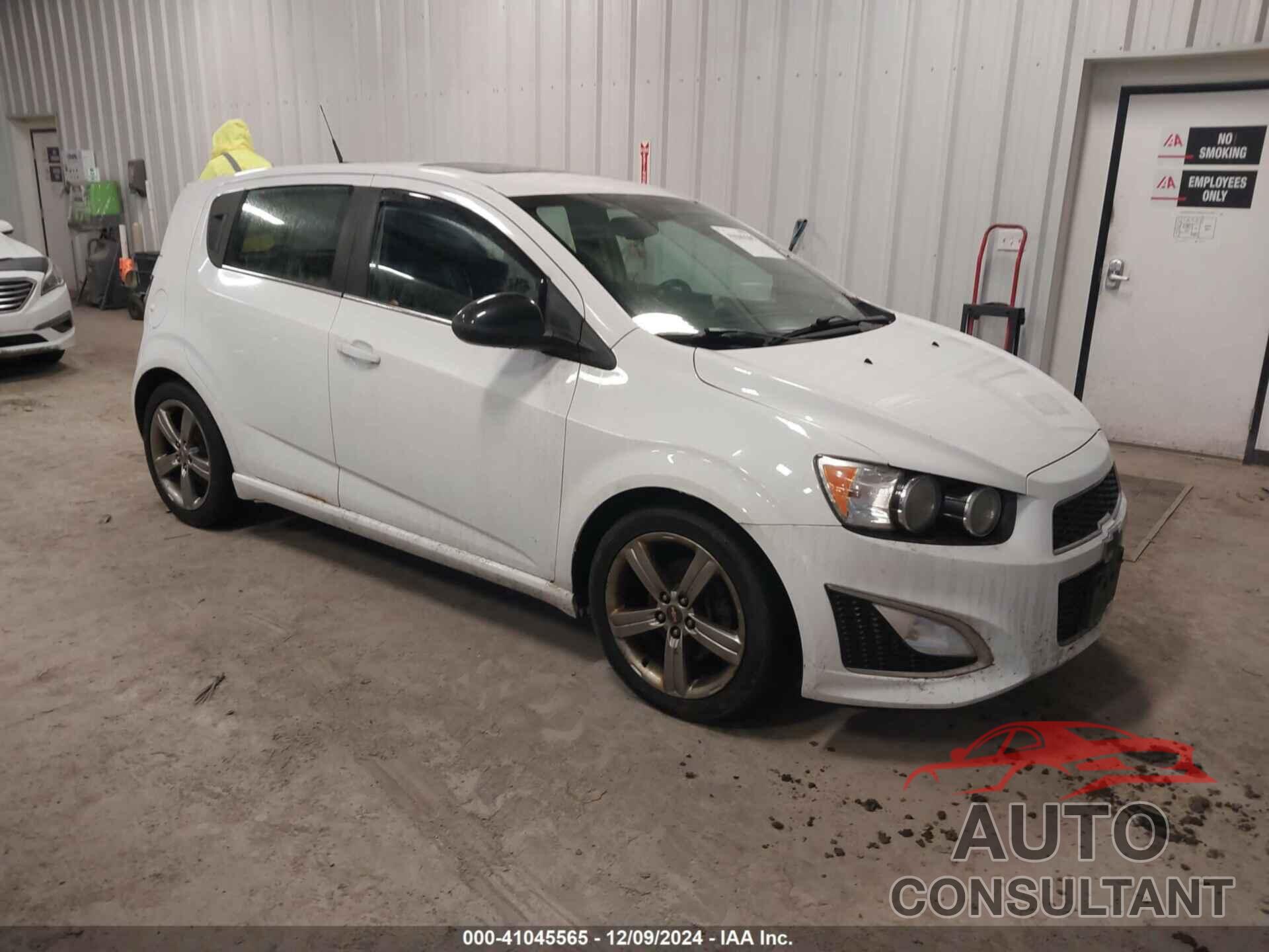 CHEVROLET SONIC 2013 - 1G1JG6SB1D4198306