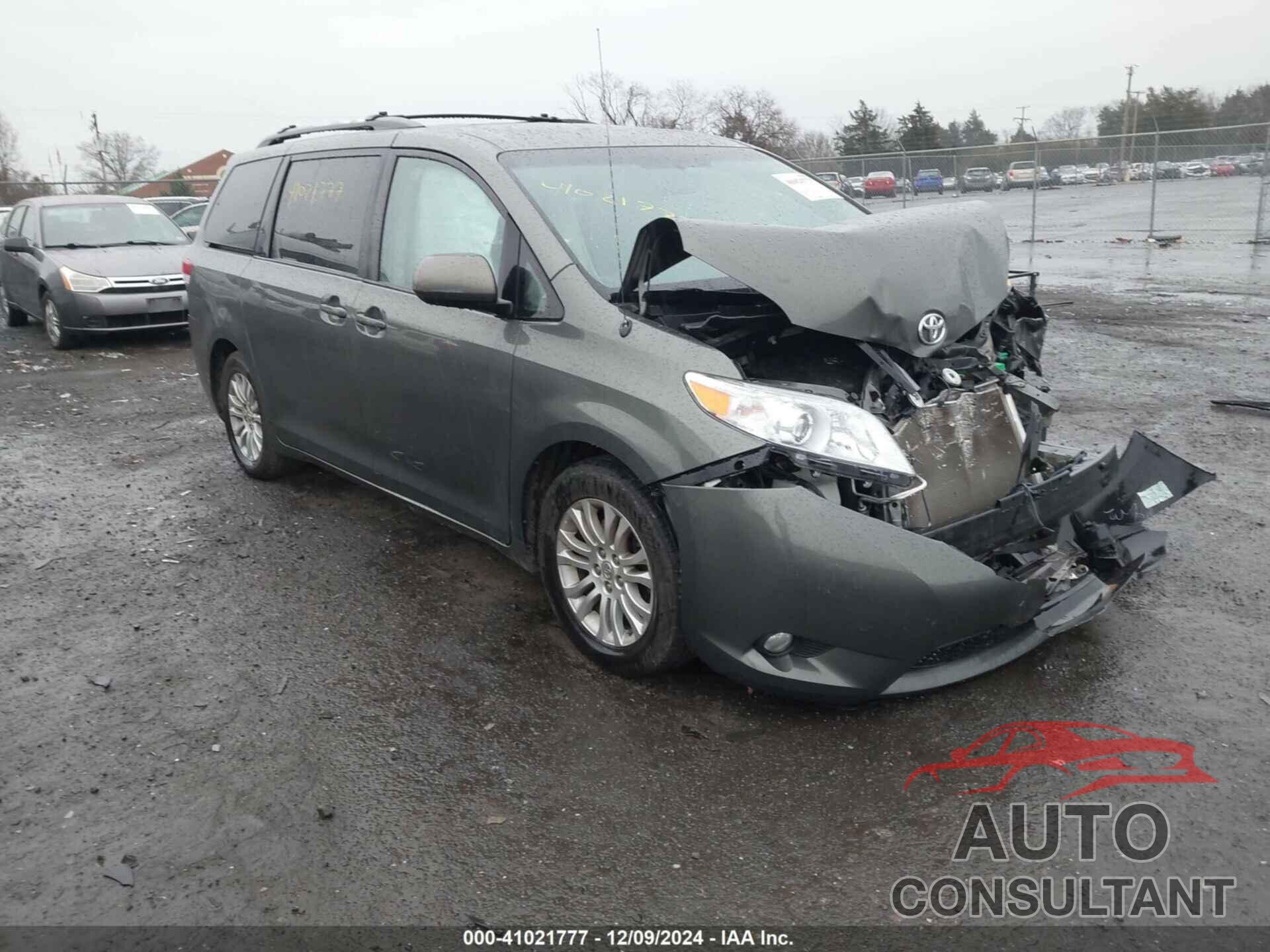 TOYOTA SIENNA 2011 - 5TDYK3DC0BS118875