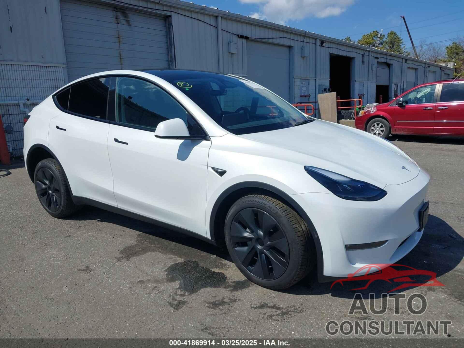 TESLA MODEL Y 2025 - 7SAYGDEE2SA354505