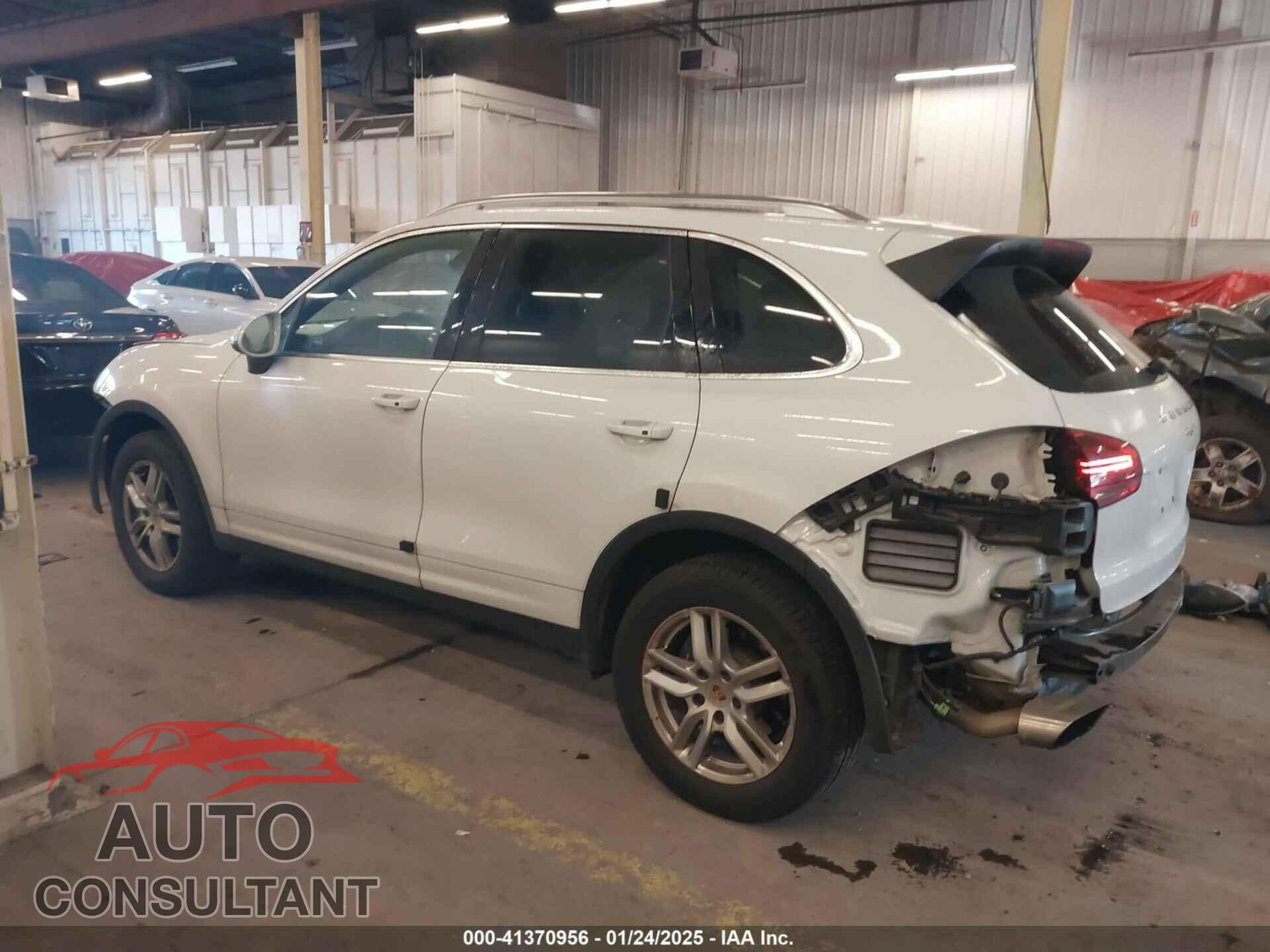 PORSCHE CAYENNE 2016 - WP1AA2A26GLA10357