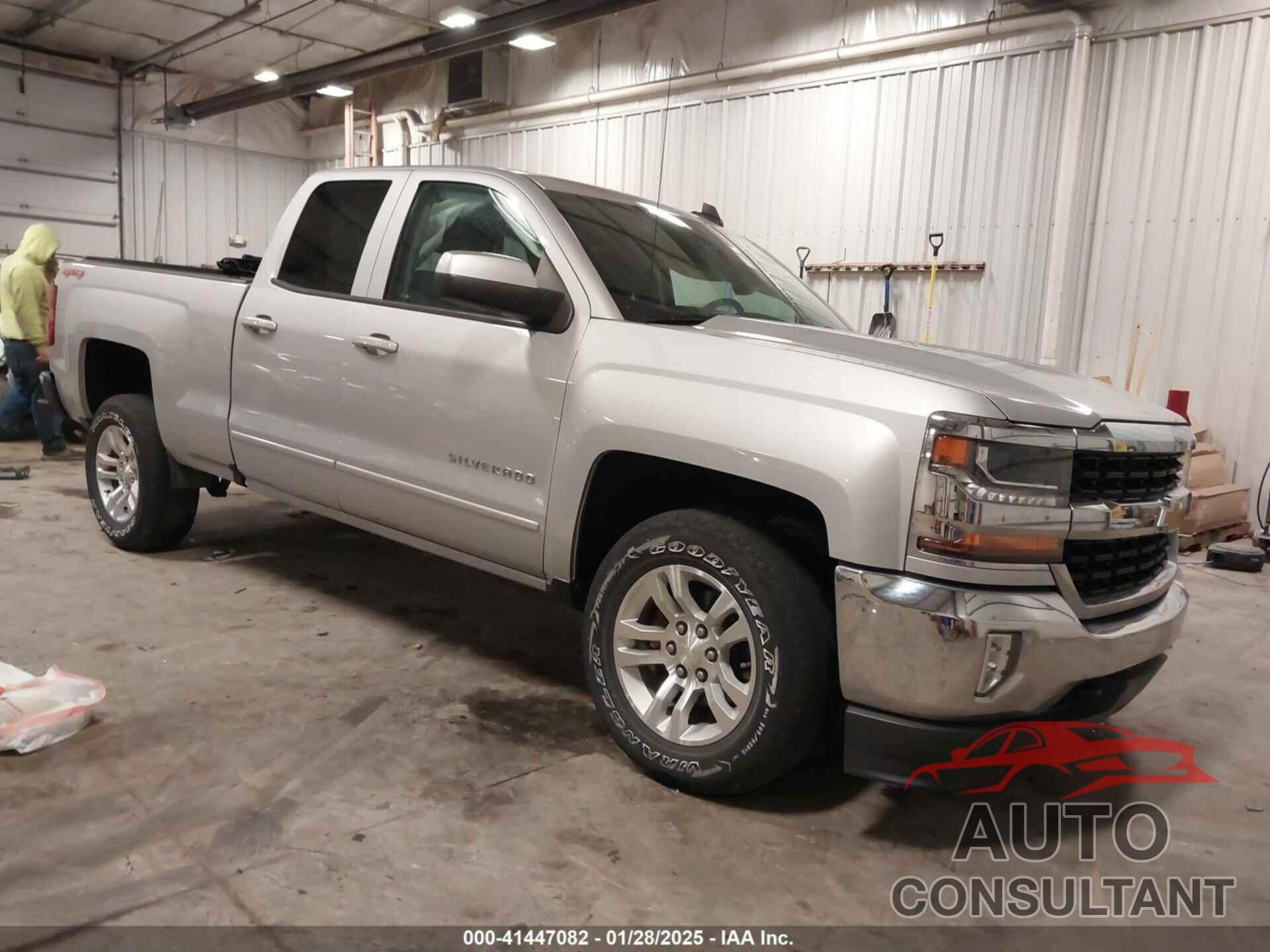CHEVROLET SILVERADO 1500 2017 - 1GCVKREC8HZ405232