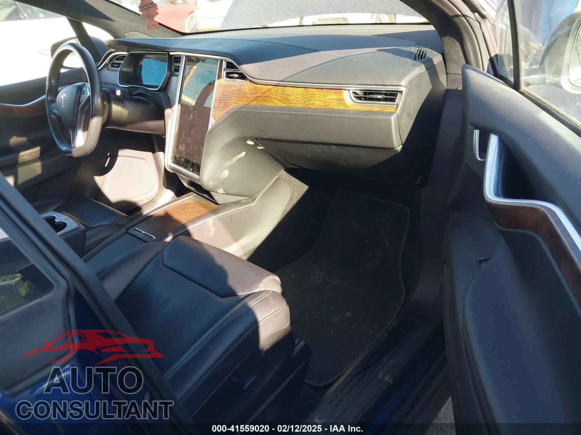 TESLA MODEL X 2017 - 5YJXCBE21HF076514