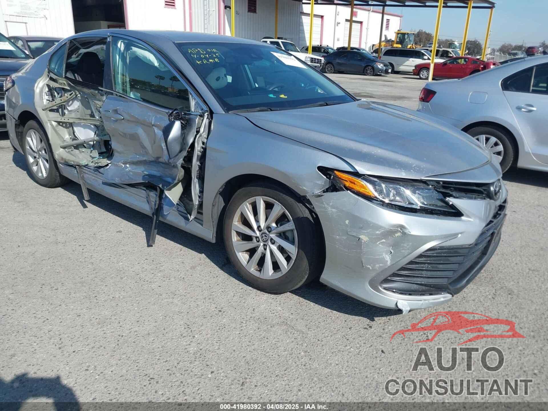TOYOTA CAMRY 2021 - 4T1C11AK3MU549928