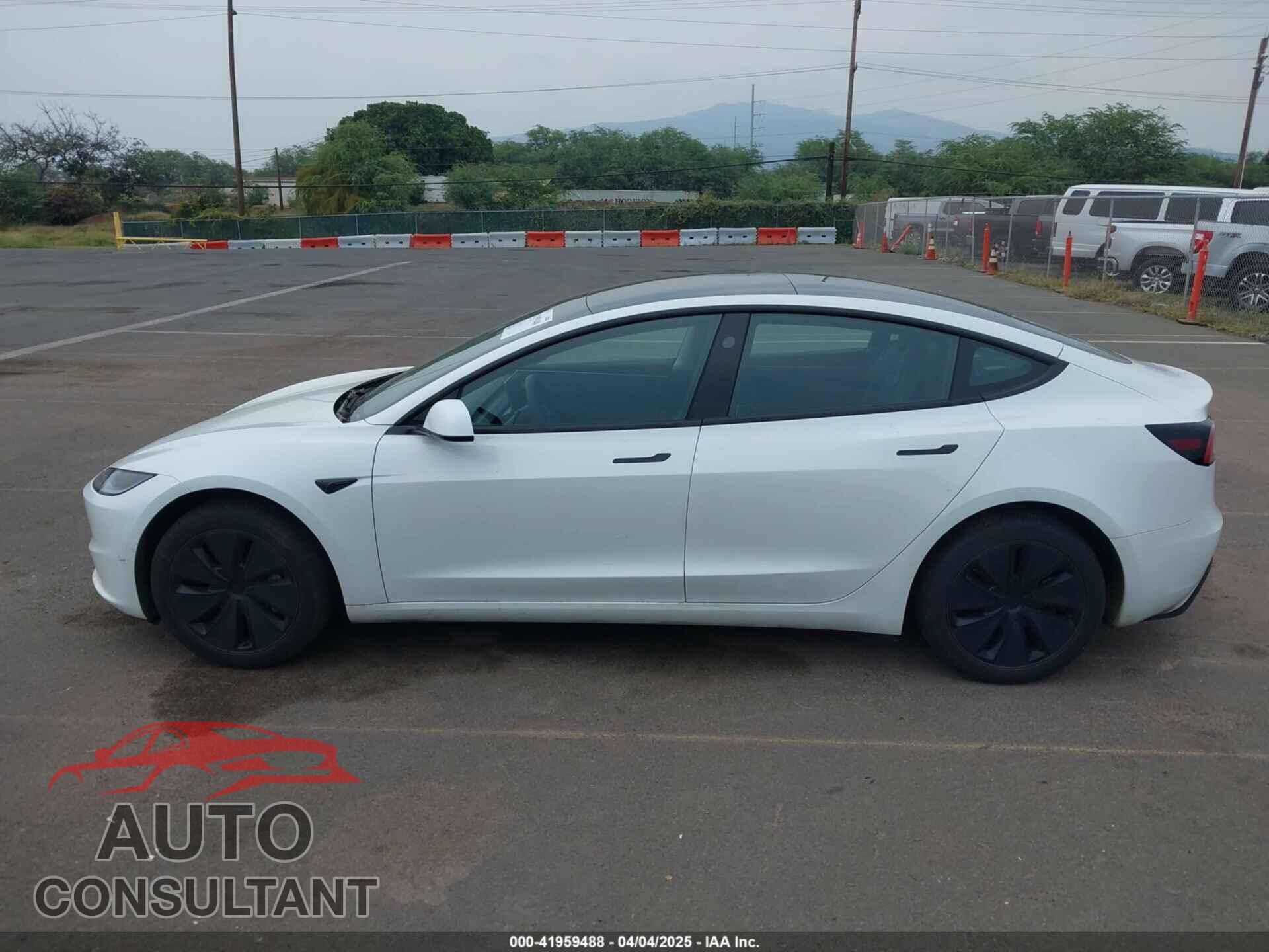 TESLA MODEL 3 2024 - 5YJ3E1EA6RF743914