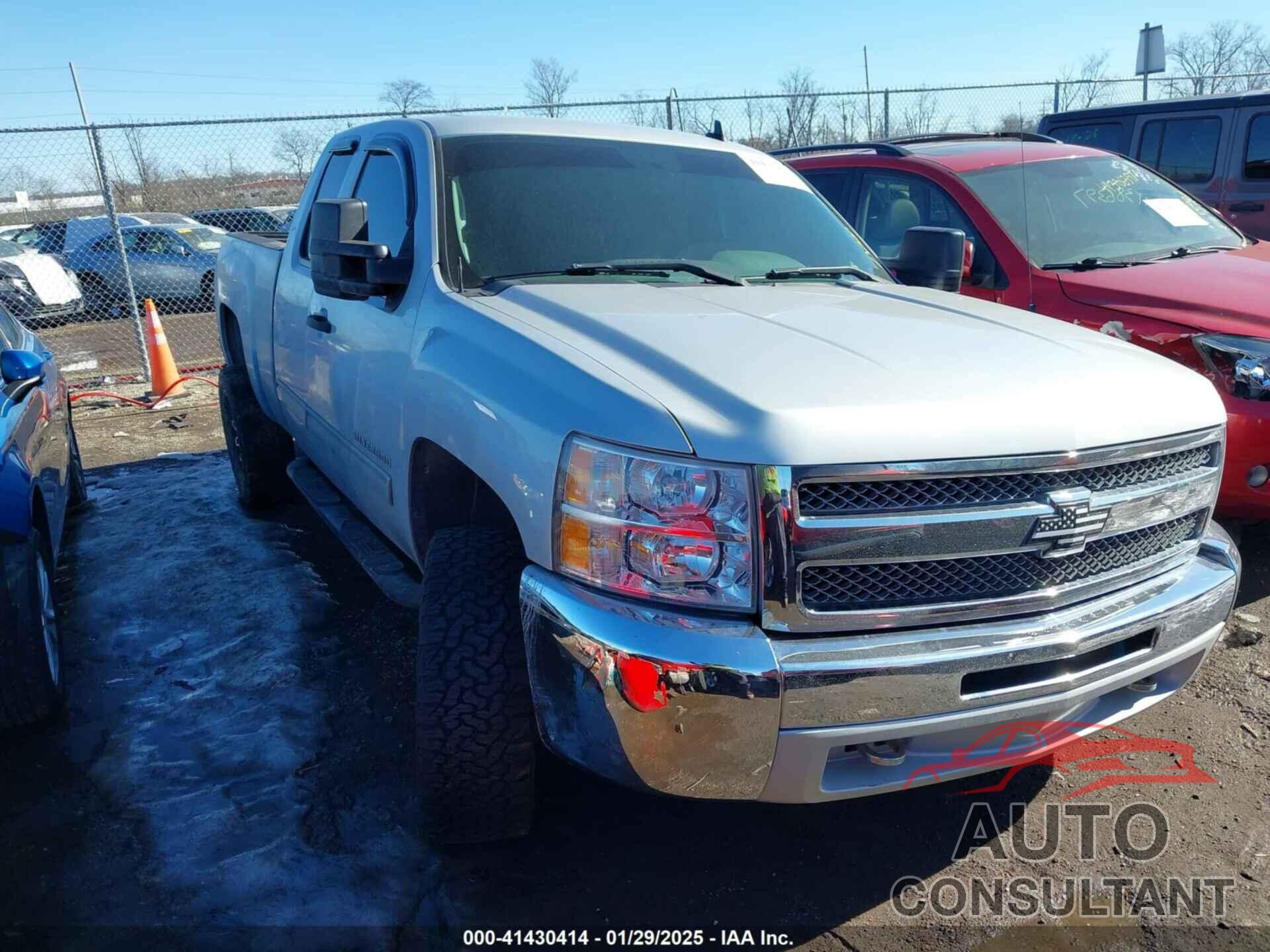 CHEVROLET SILVERADO 1500 2012 - 1GCRCREA7CZ223432