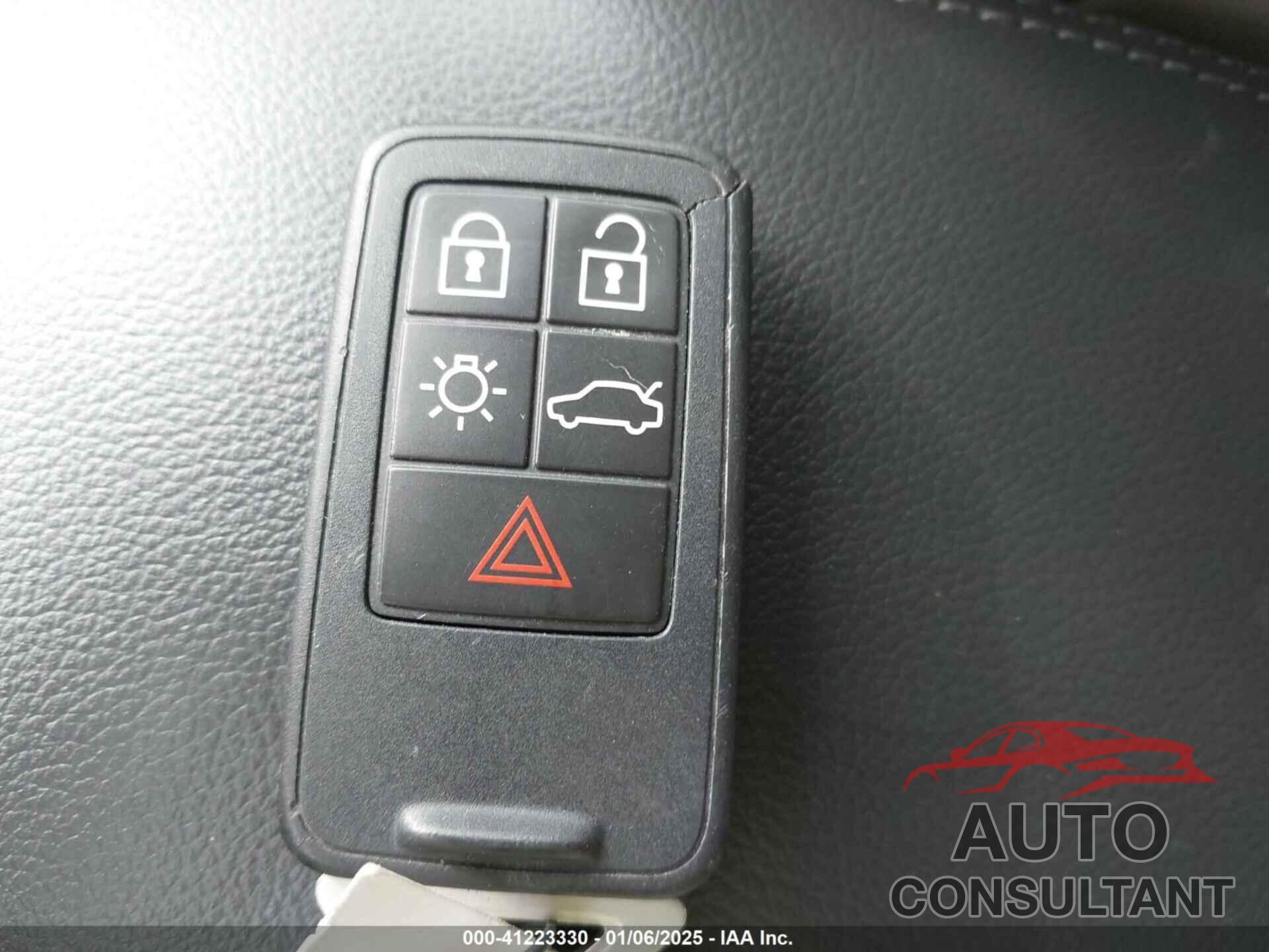 VOLVO XC60 2017 - YV440MRU3H2130429