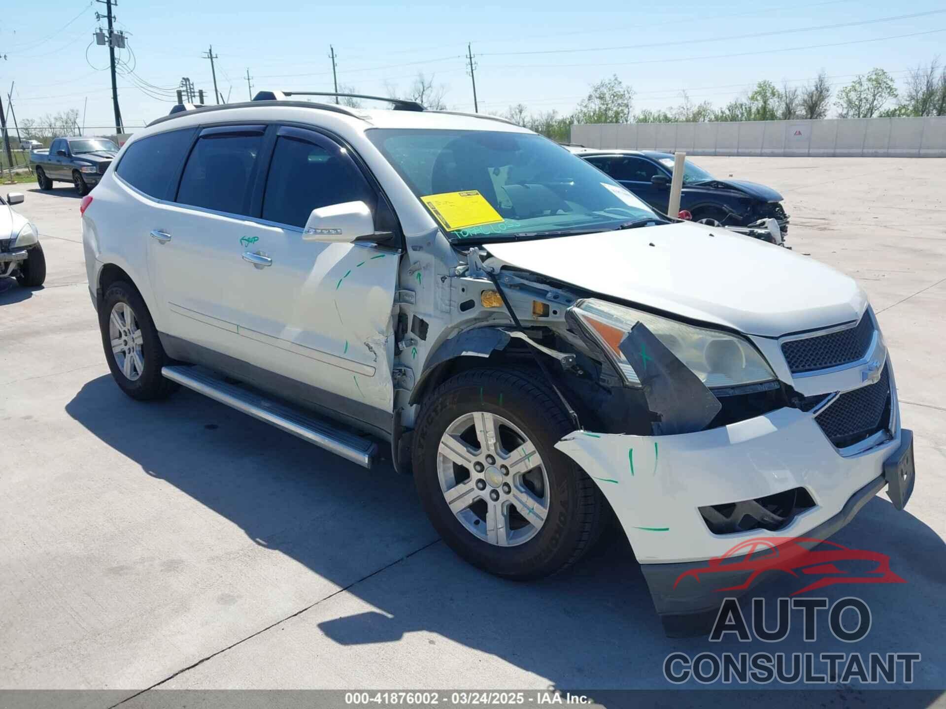 CHEVROLET TRAVERSE 2011 - 1GNKRGED8BJ203239