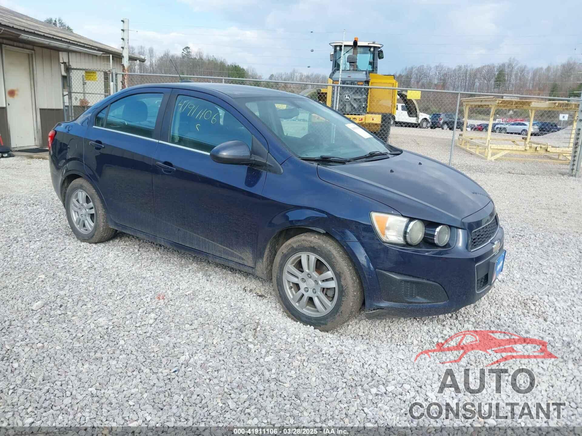 CHEVROLET SONIC 2015 - 1G1JC5SH2F4114880
