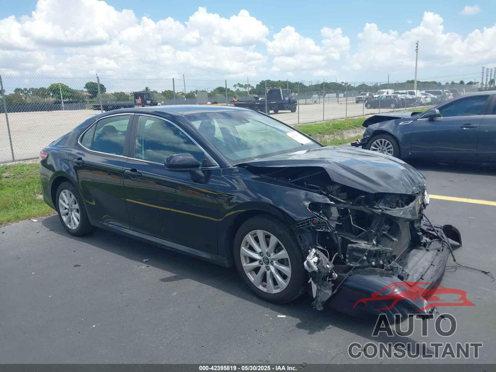 TOYOTA CAMRY 2018 - 4T1B11HK5JU045281