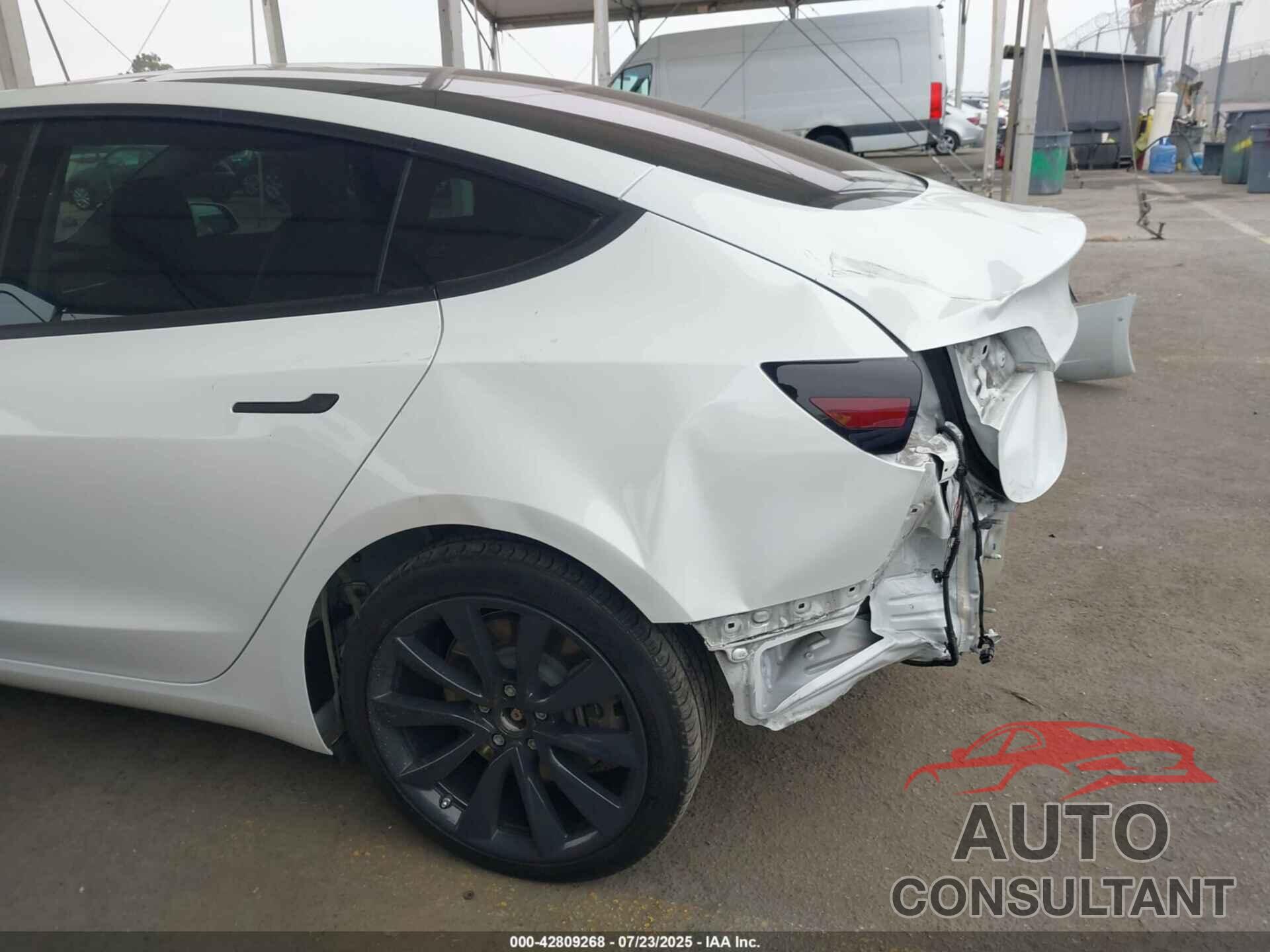 TESLA MODEL 3 2018 - 5YJ3E1EA1JF050138