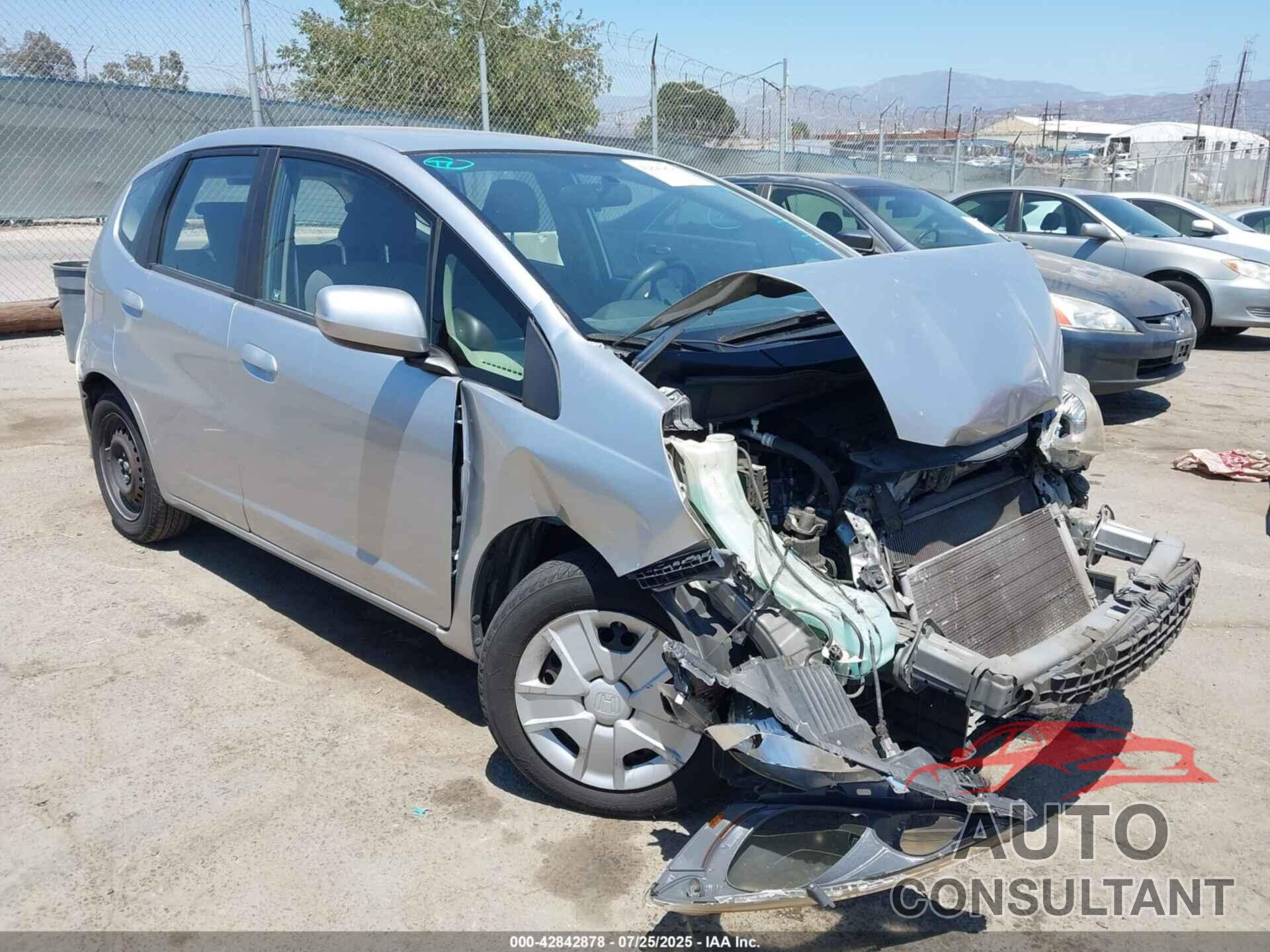 HONDA FIT 2013 - JHMGE8H33DC051427