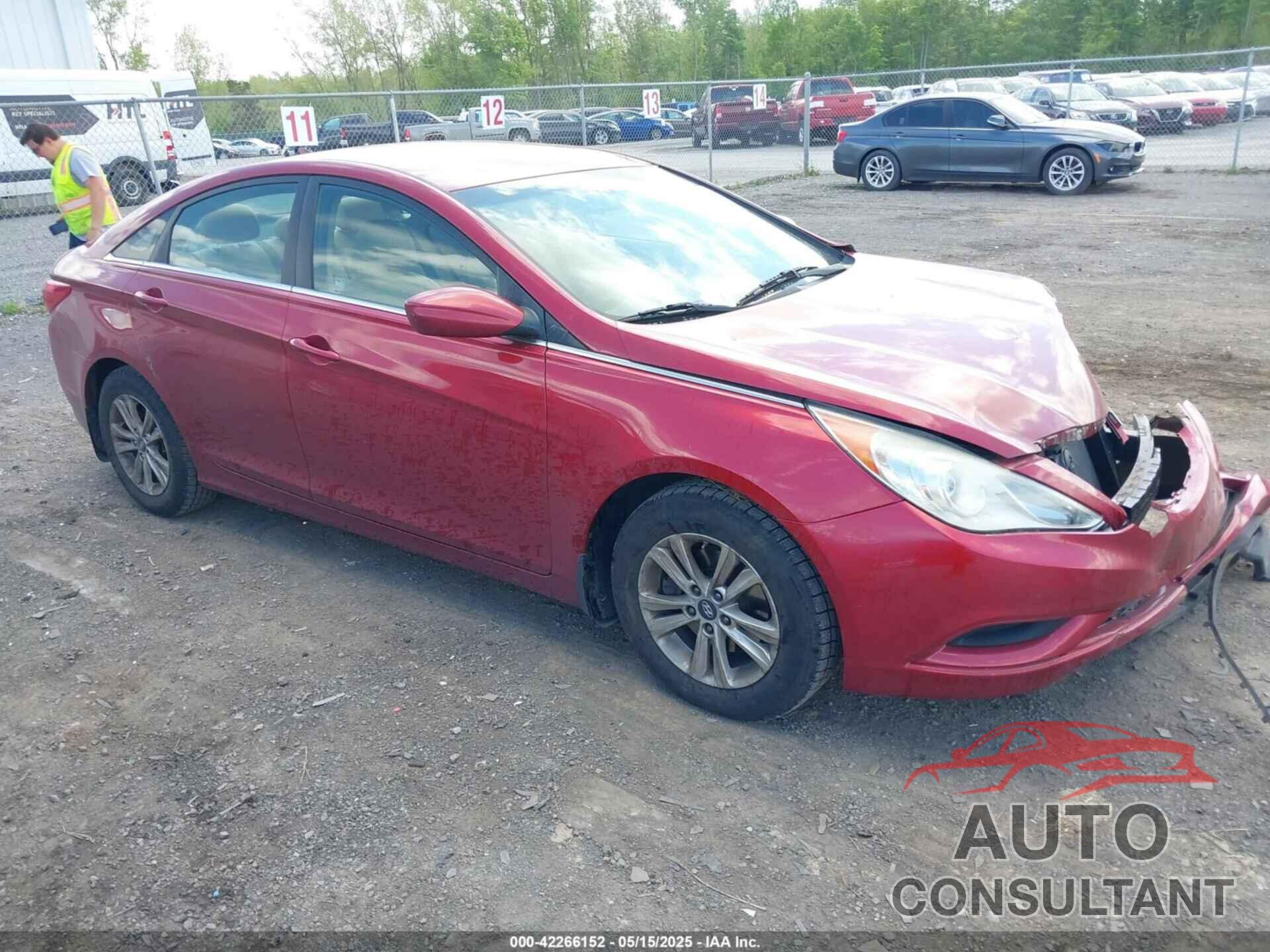 HYUNDAI SONATA 2011 - 5NPEB4AC5BH106000