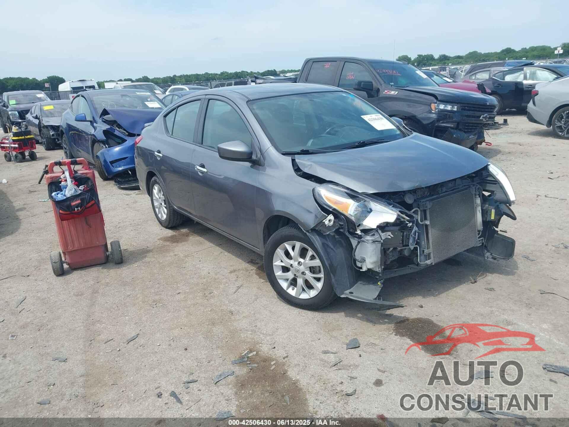 NISSAN VERSA 2018 - 3N1CN7APXJL852849