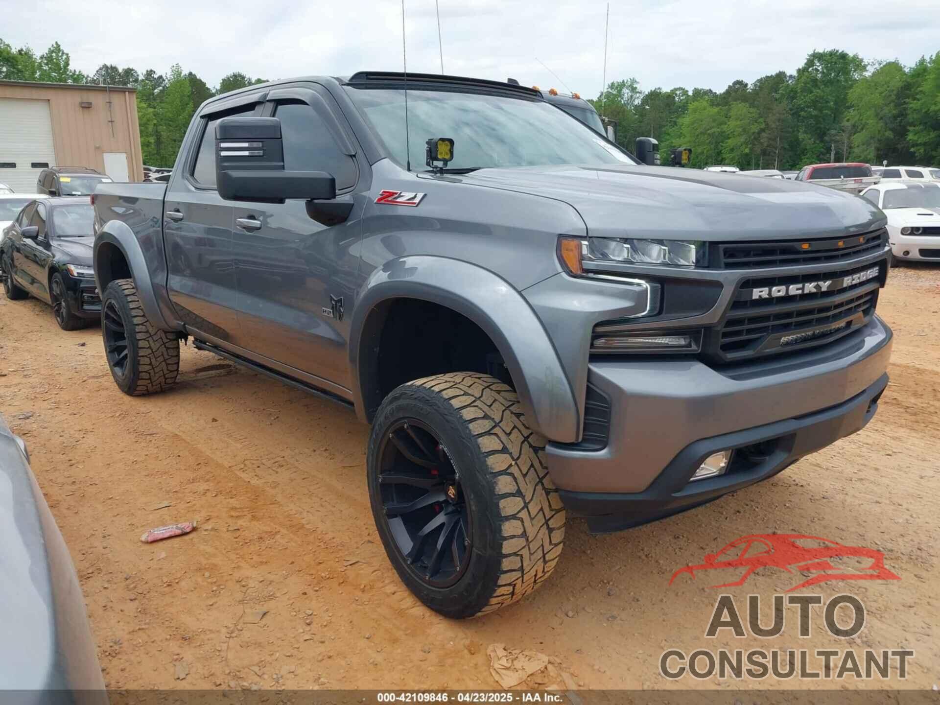 CHEVROLET SILVERADO 1500 2021 - 1GCUYEEL1MZ182884