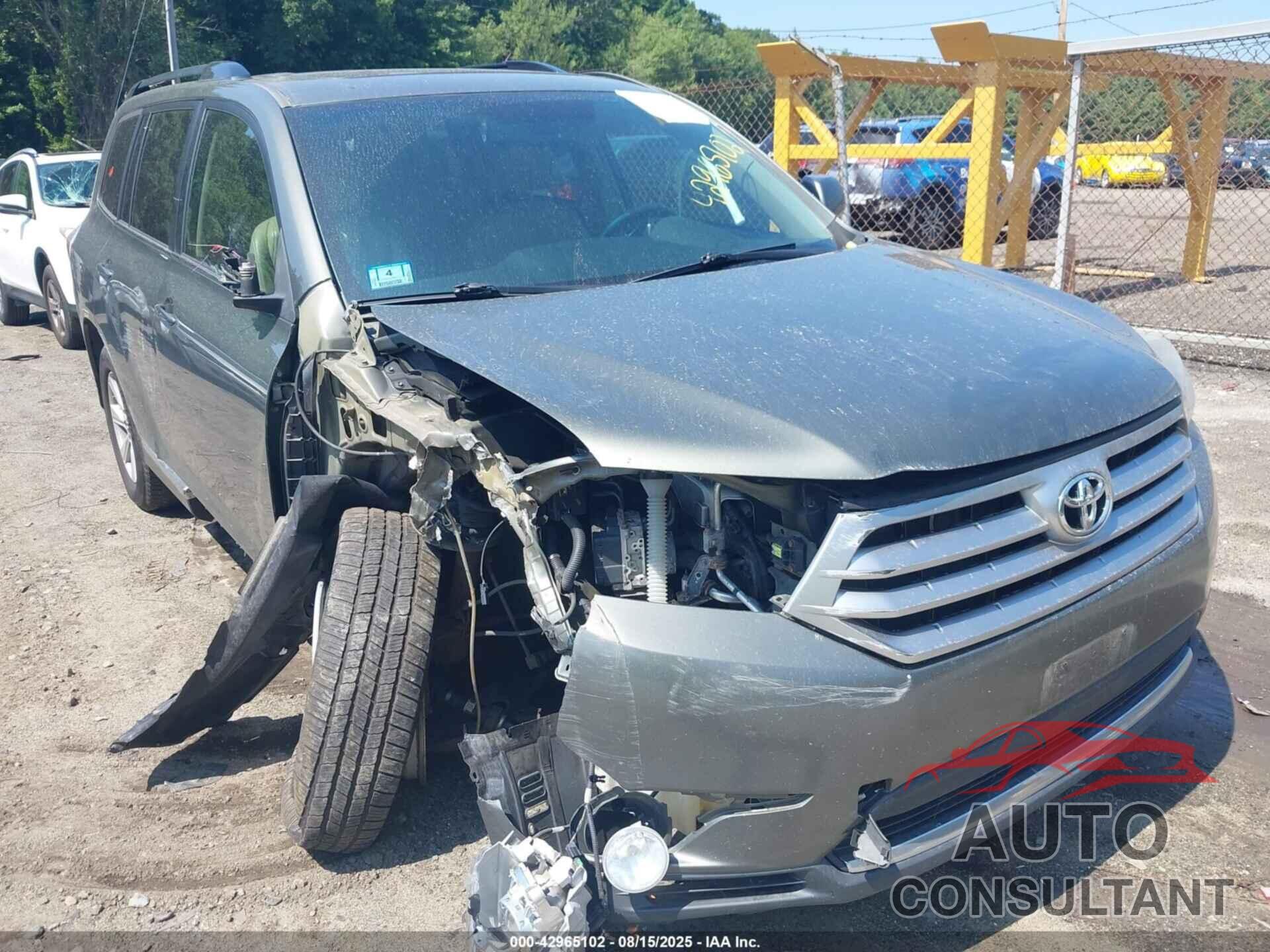 TOYOTA HIGHLANDER 2012 - 5TDBK3EH6CS099931