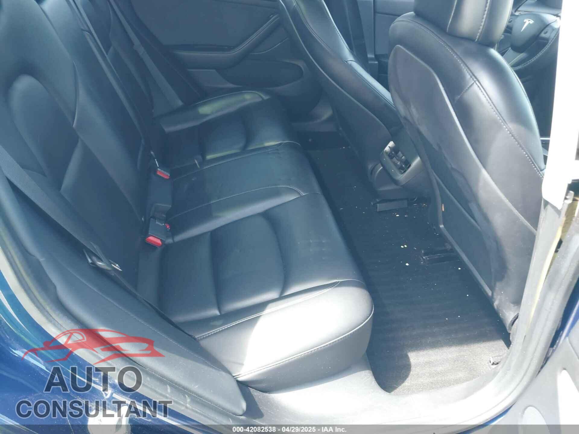 TESLA MODEL 3 2021 - 5YJ3E1EA5MF031872