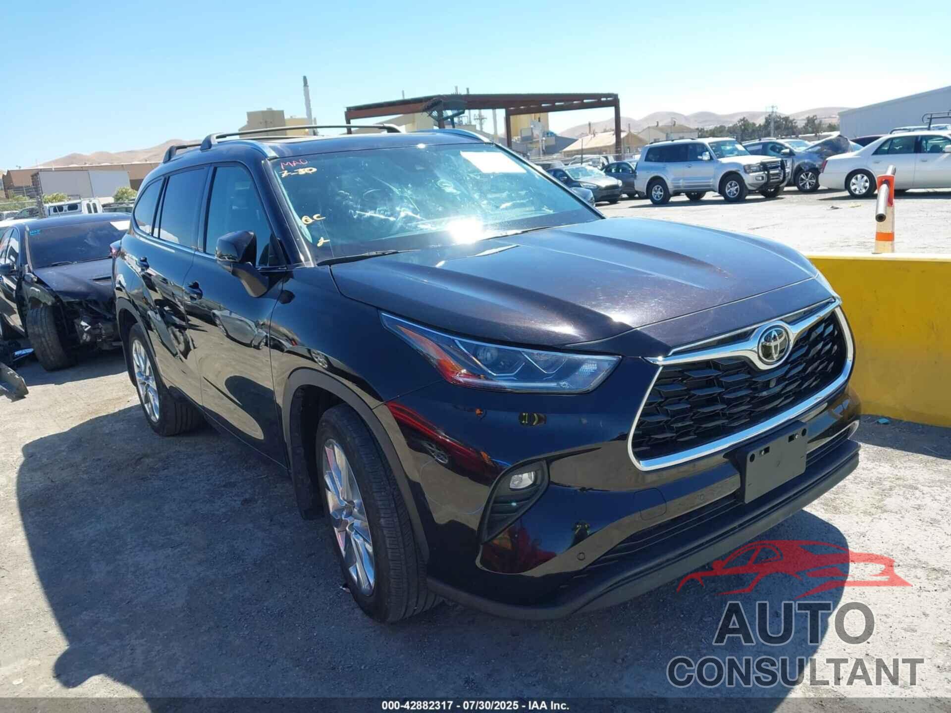TOYOTA HIGHLANDER 2022 - 5TDDZRBHXNS213931
