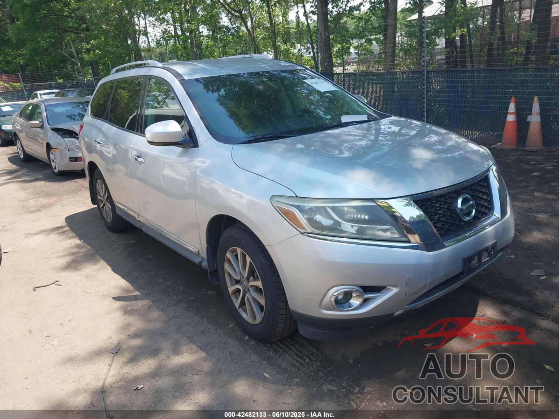 NISSAN PATHFINDER 2014 - 5N1AR2MM0EC673231