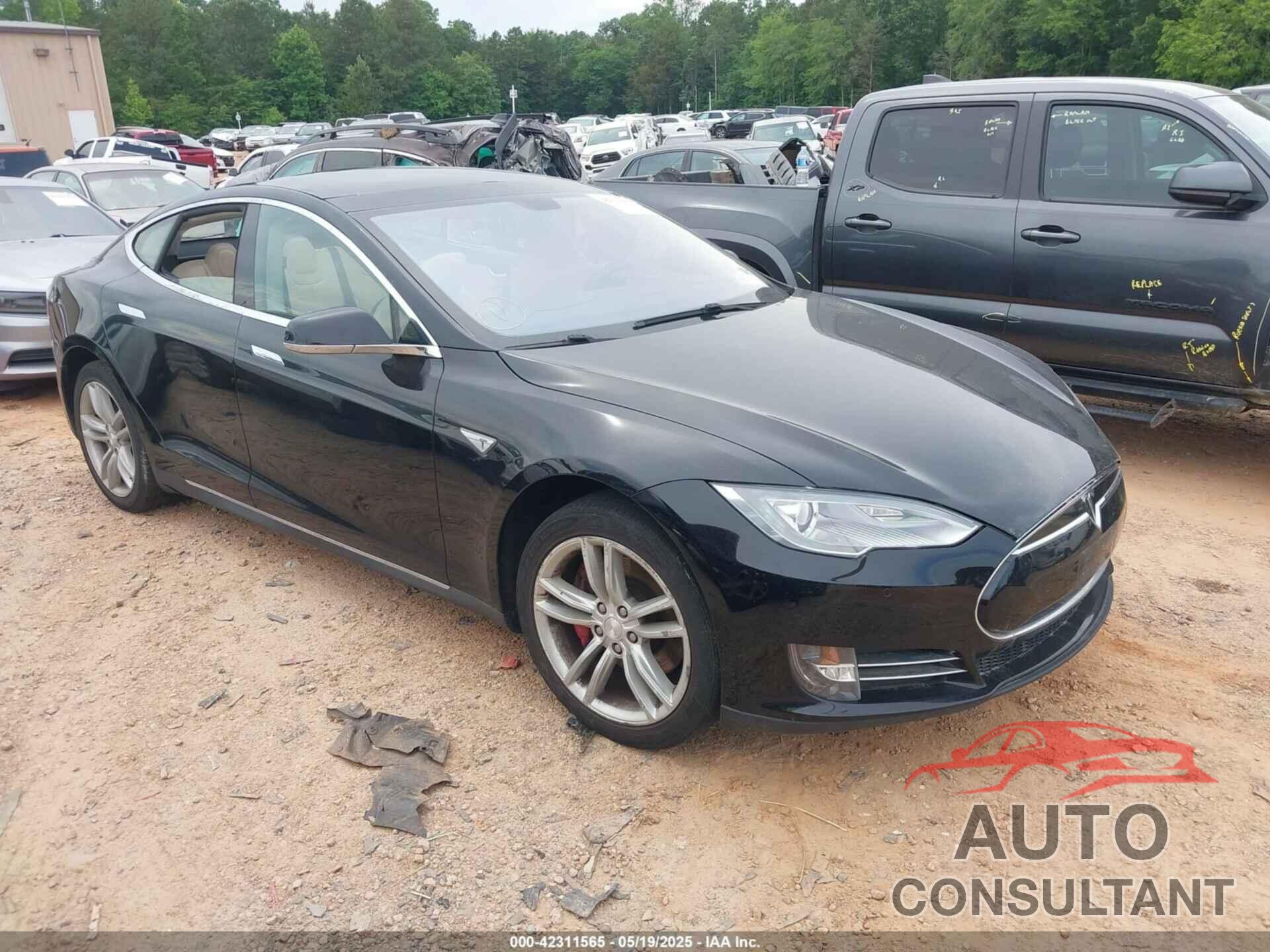 TESLA MODEL S 2014 - 5YJSA1H10EFP34137