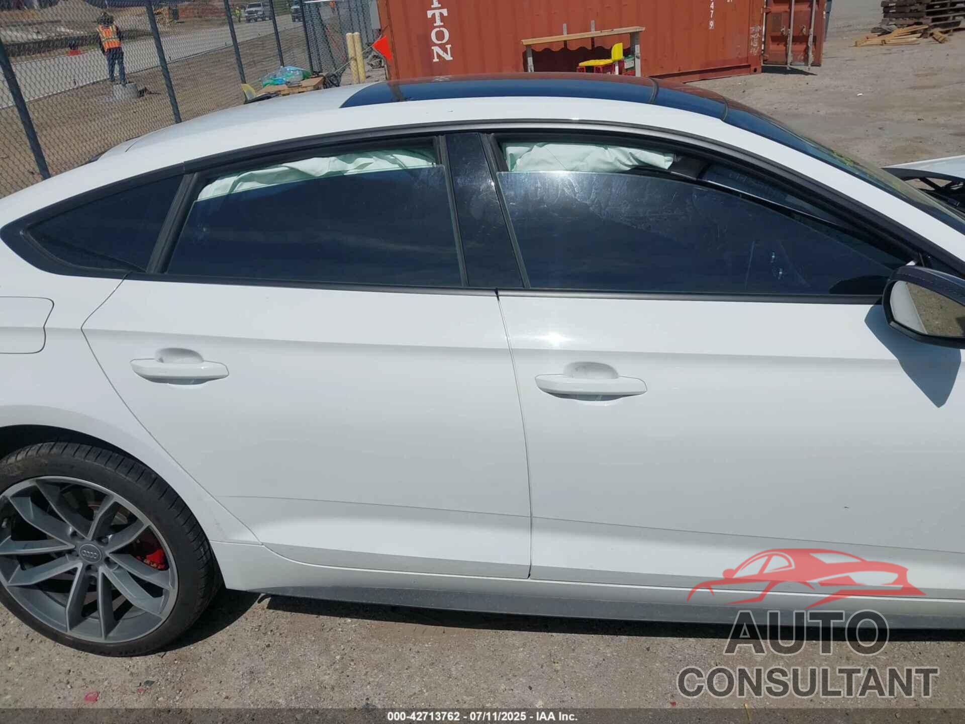 AUDI A5 2019 - WAUDNCF50KA068638