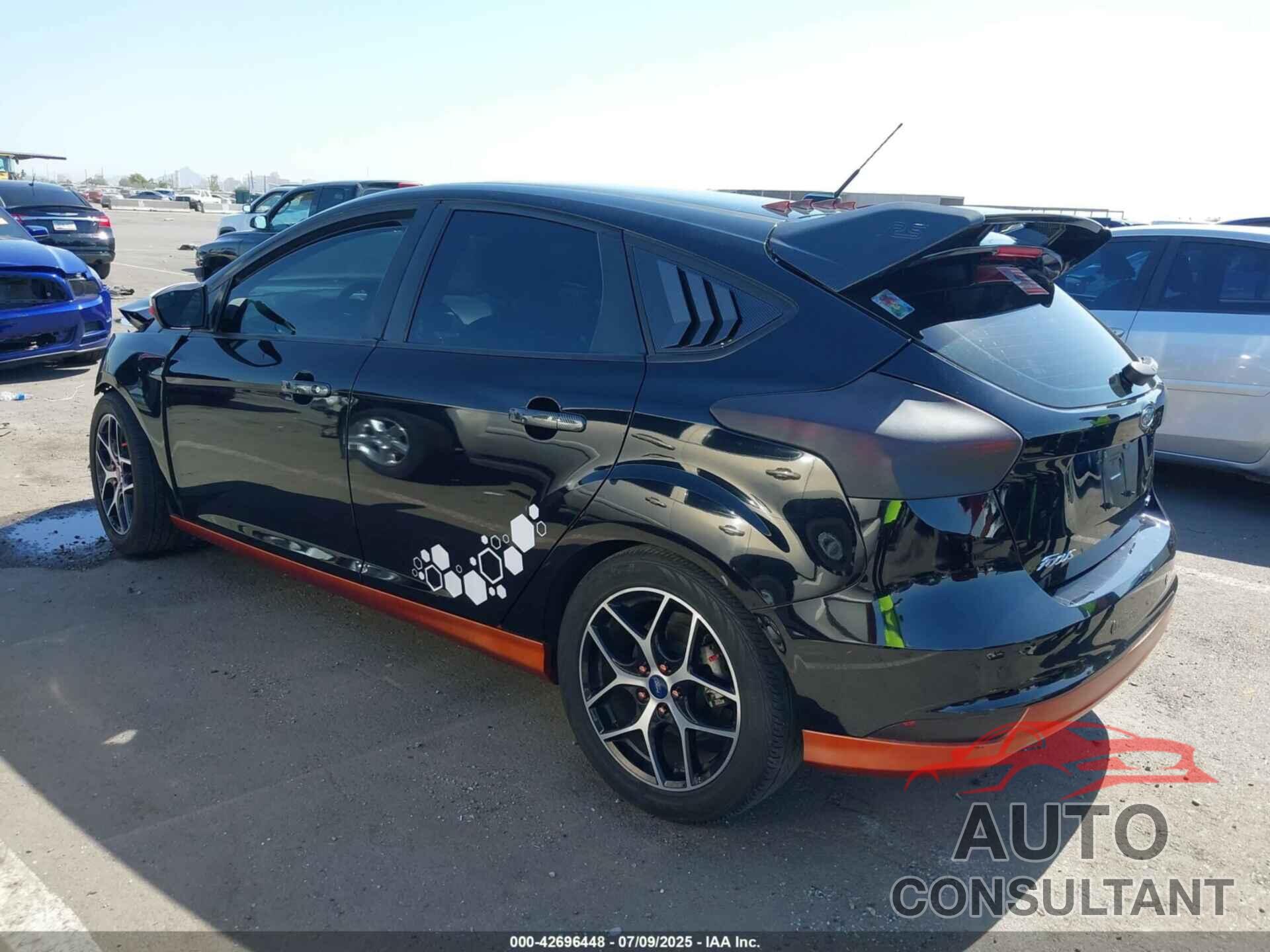 FORD FOCUS 2018 - 1FADP3M2XJL224263