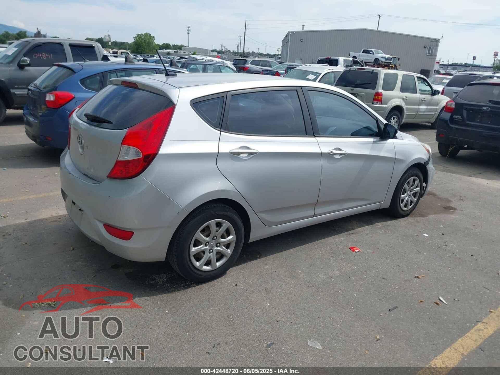HYUNDAI ACCENT 2012 - KMHCT5AEXCU052174
