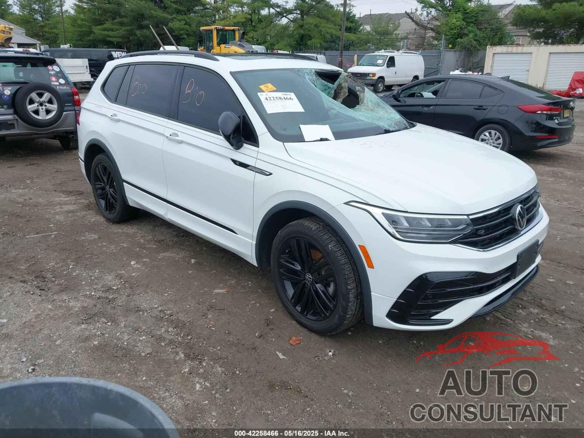 VOLKSWAGEN TIGUAN 2022 - 3VV8B7AX8NM006023