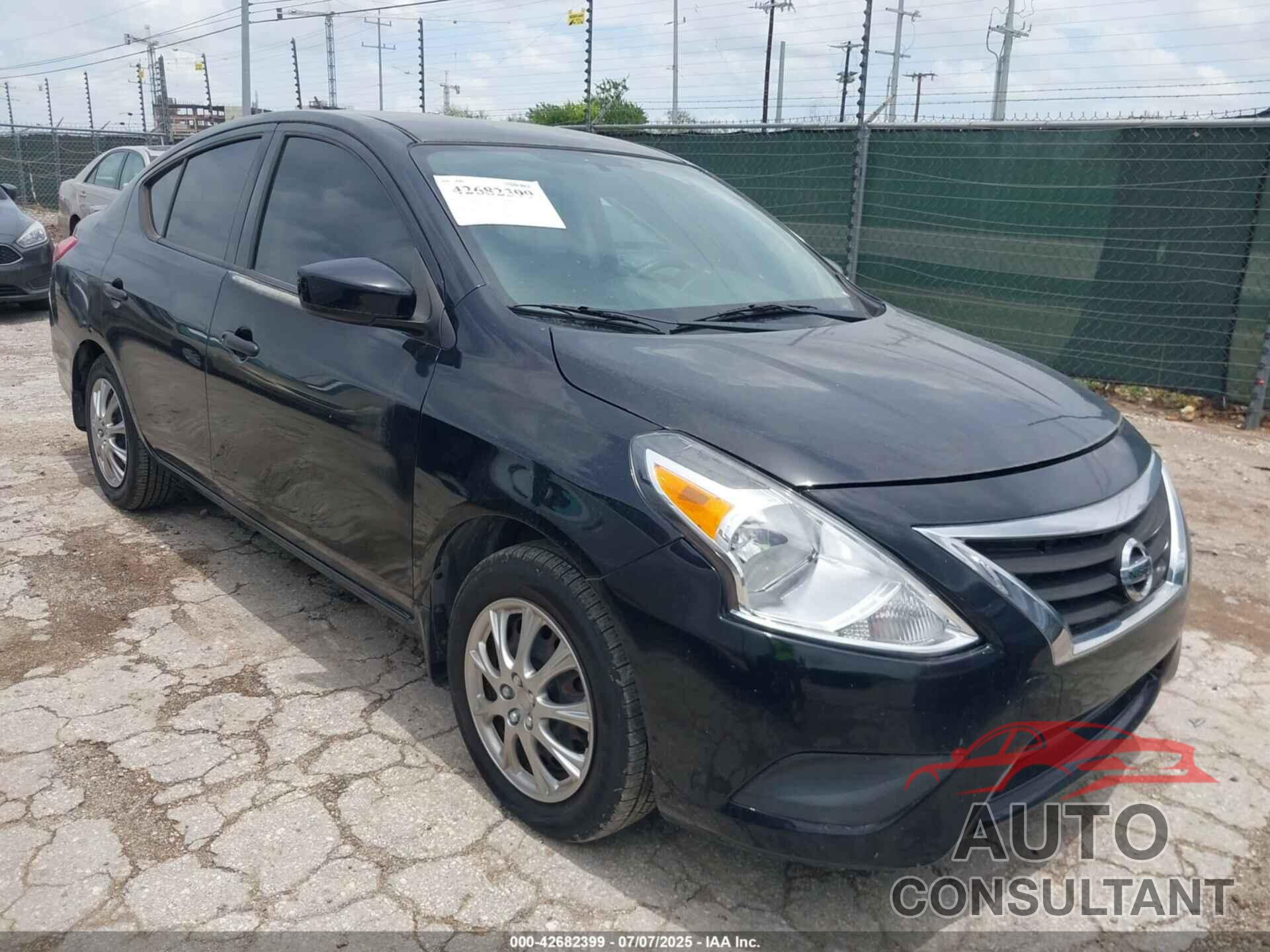 NISSAN VERSA 2017 - 3N1CN7AP4HL856972