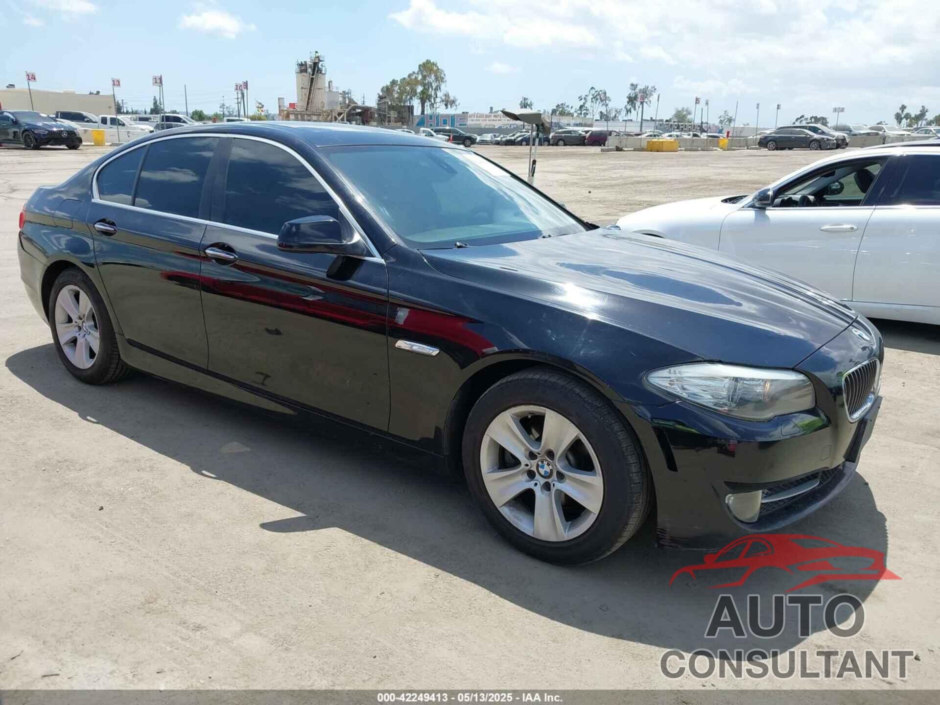BMW 528I 2011 - WBAFR1C58BC739273