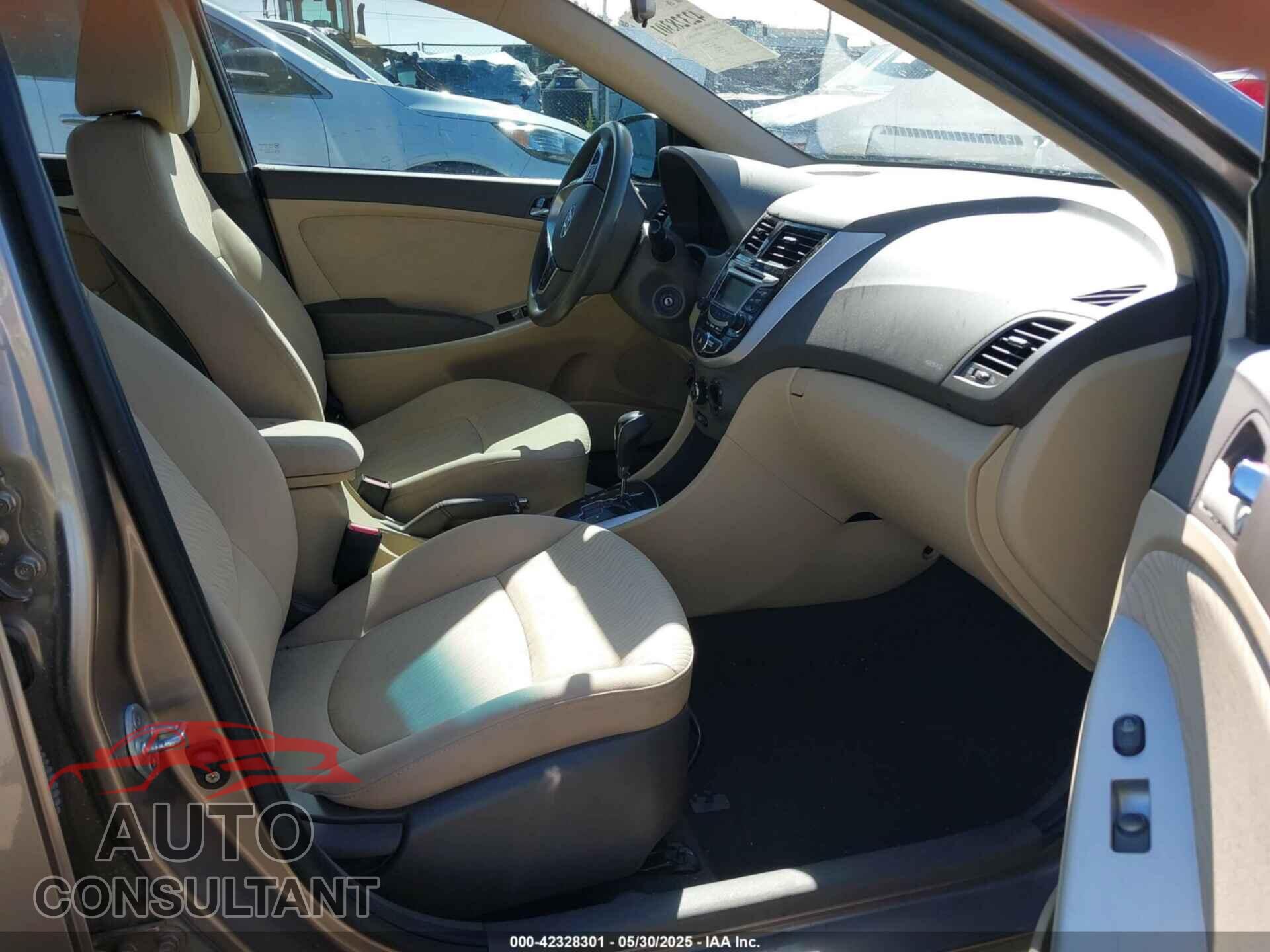 HYUNDAI ACCENT 2012 - KMHCU4AE3CU084746