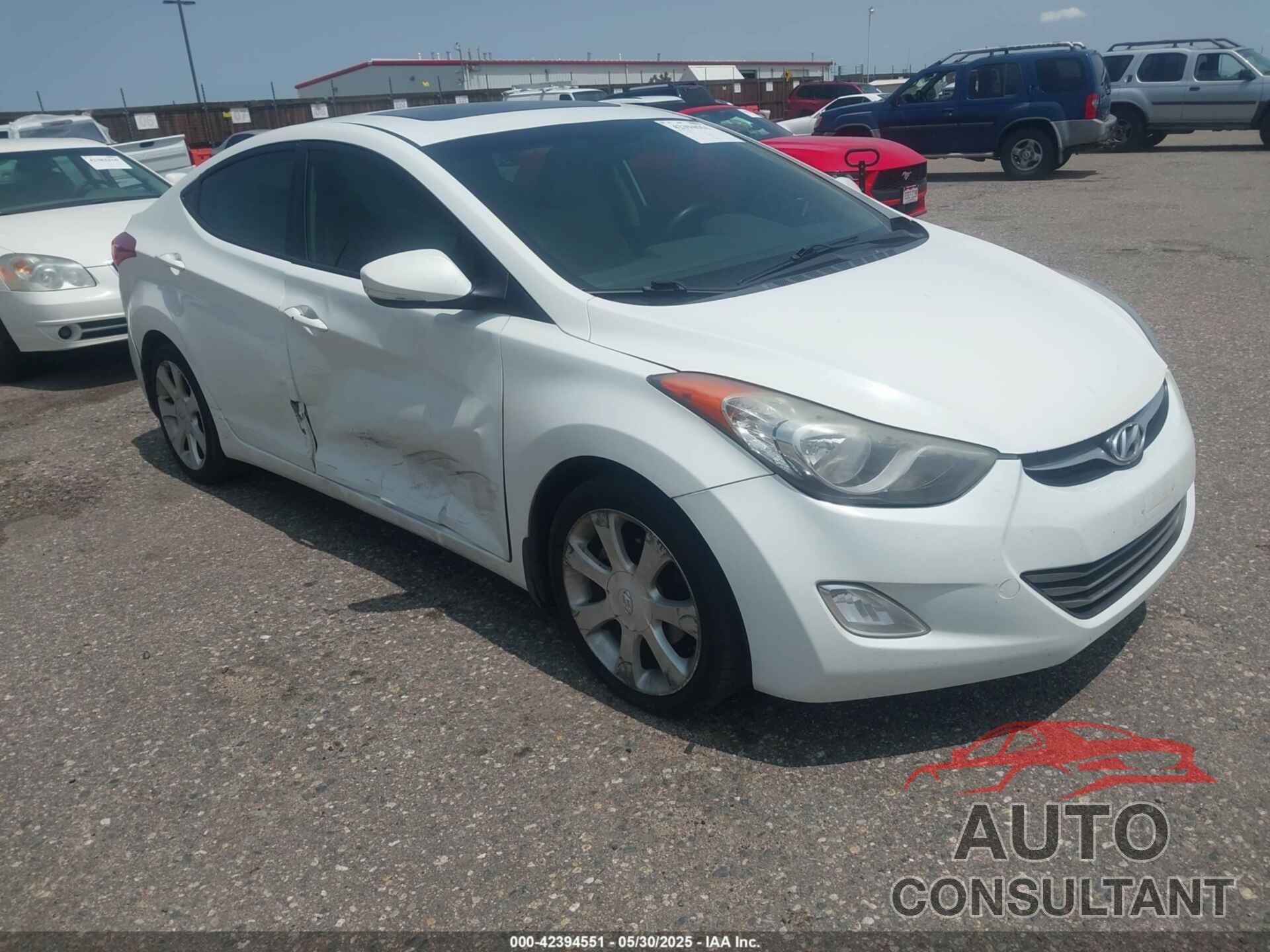 HYUNDAI ELANTRA 2012 - 5NPDH4AE7CH102981