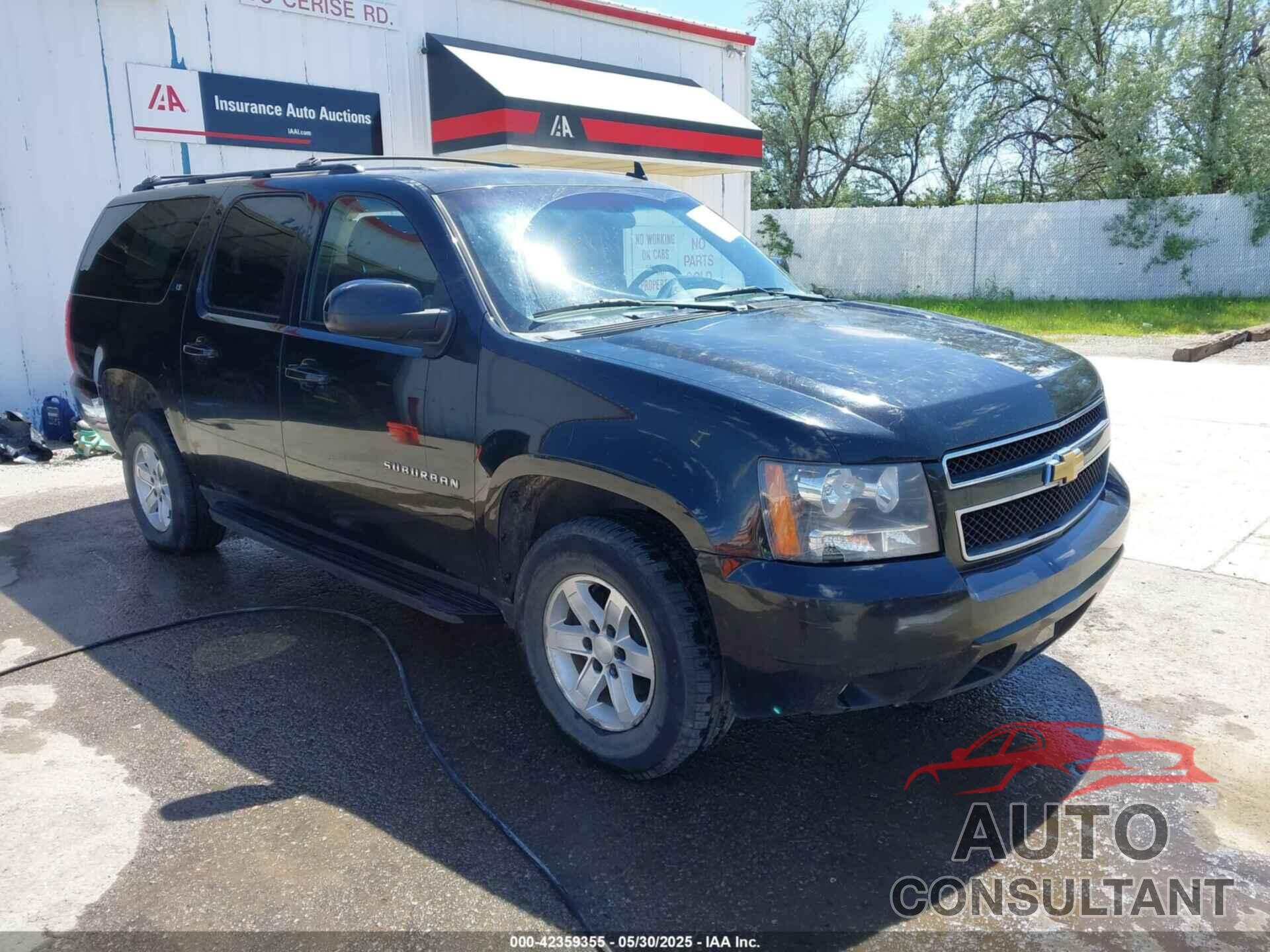 CHEVROLET SUBURBAN 1500 2013 - 1GNSKJE77DR350667