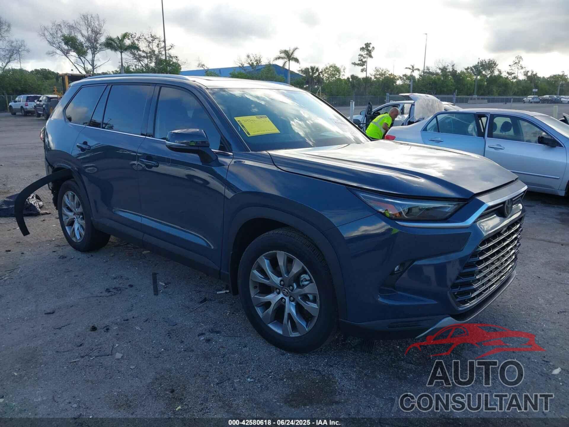 TOYOTA GRAND HIGHLANDER 2025 - 5TDAAAA57SS025737