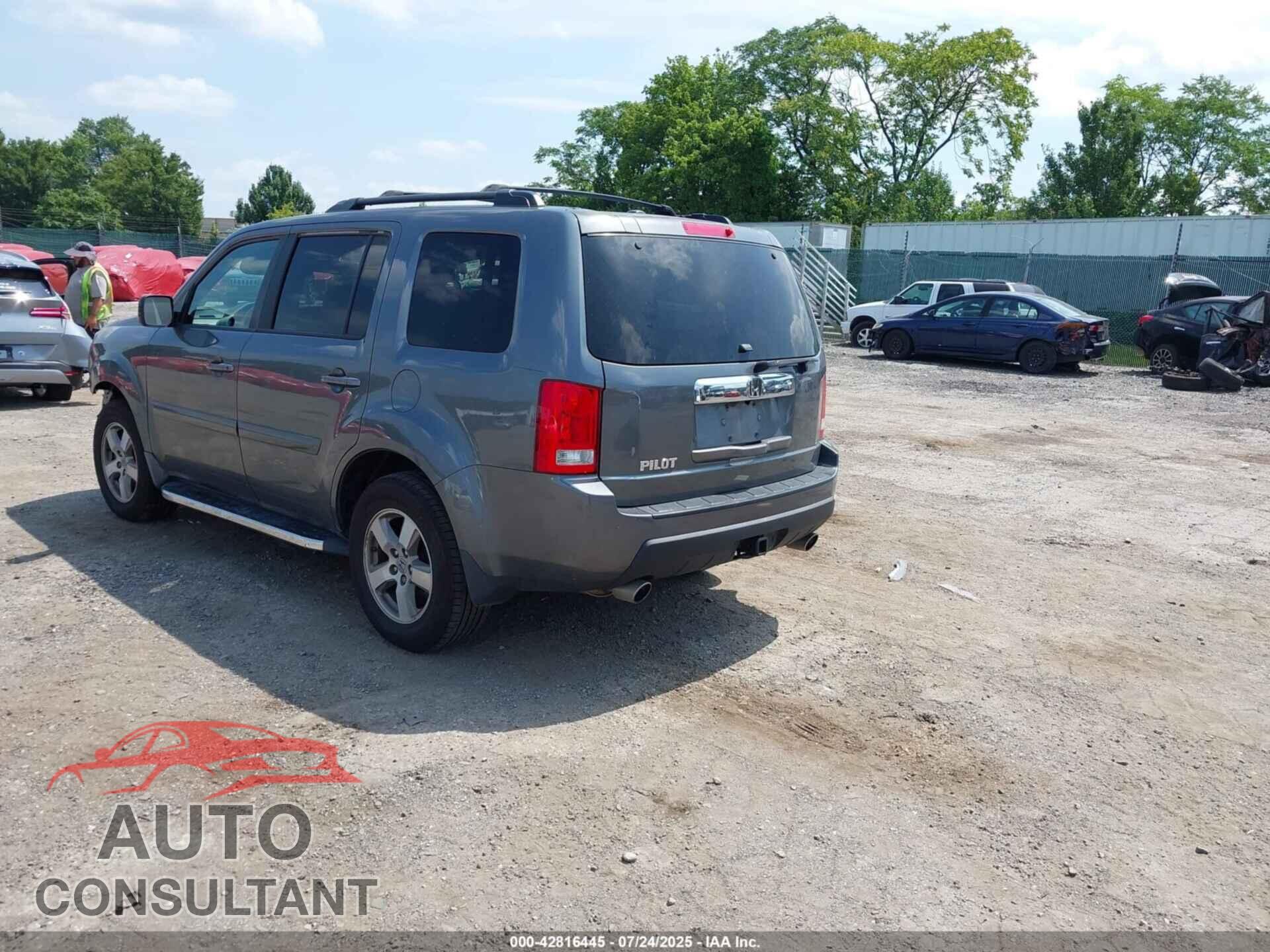 HONDA PILOT 2010 - 5FNYF3H52AB007232