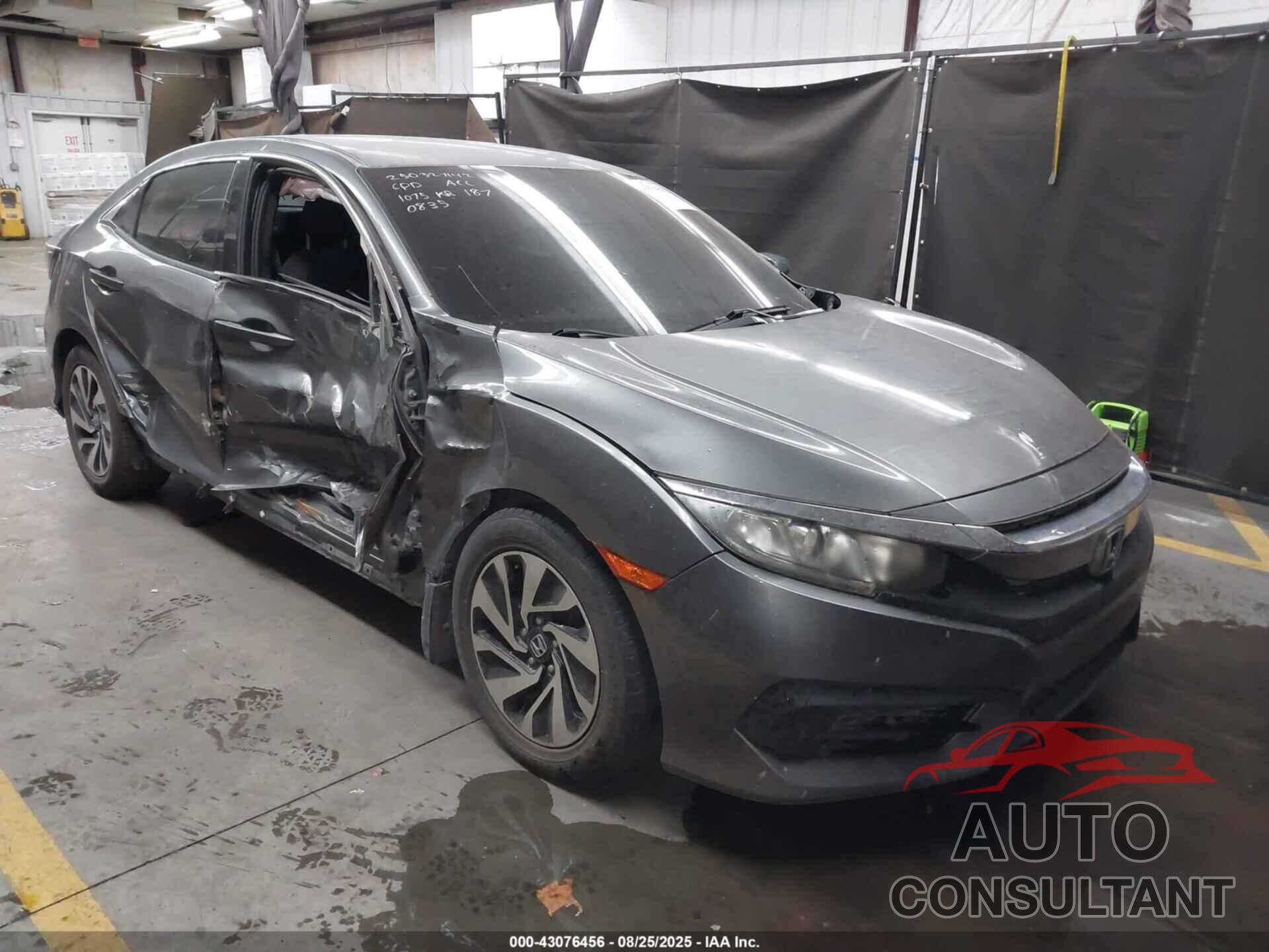 HONDA CIVIC 2018 - SHHFK7H29JU230835
