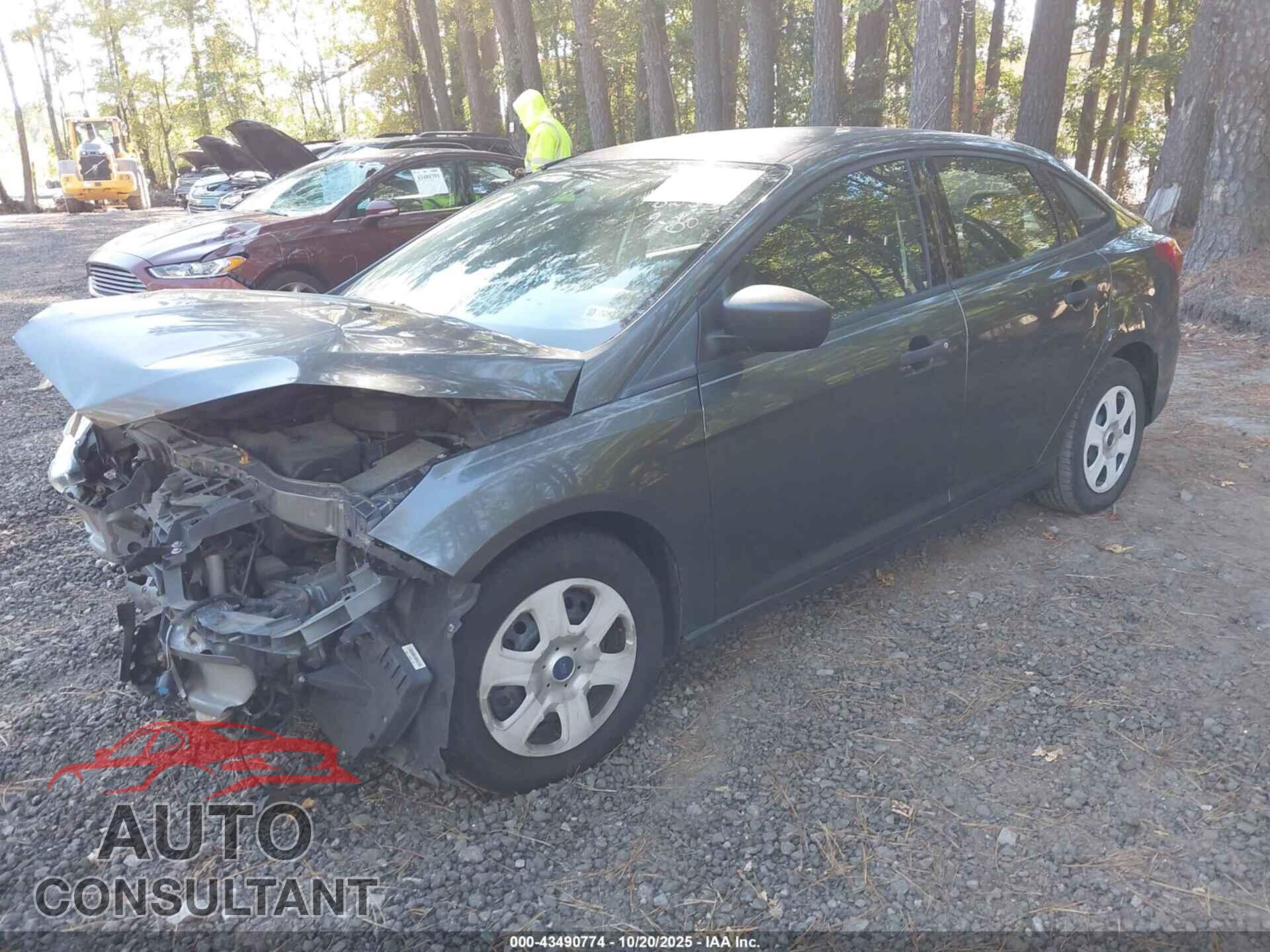 FORD FOCUS 2017 - 1FADP3E23HL256853