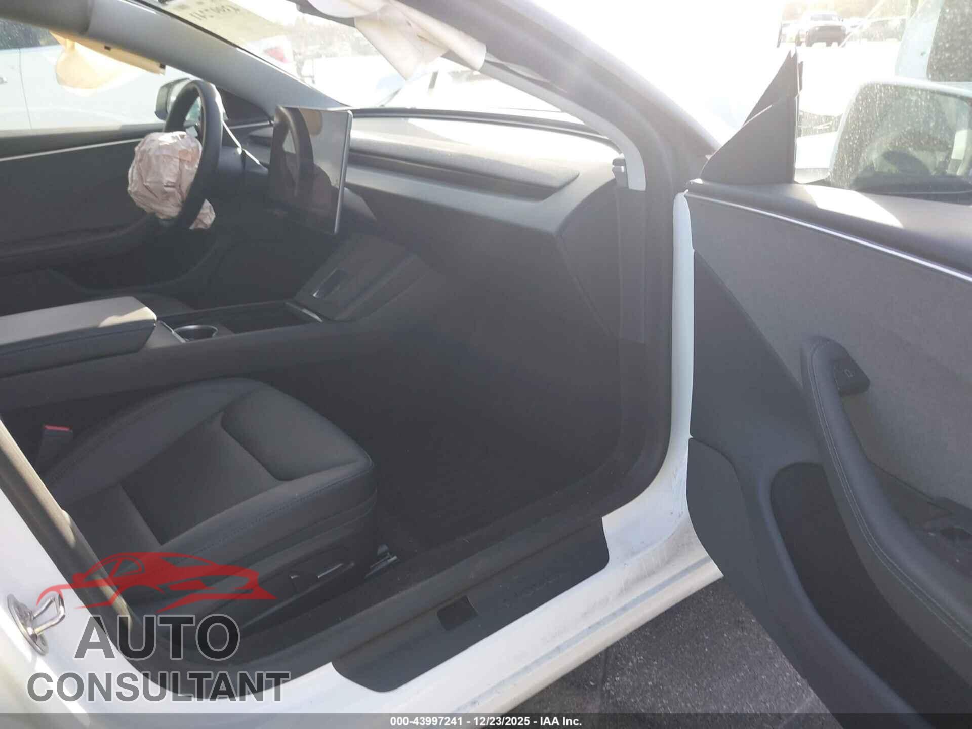 TESLA MODEL 3 2024 - 5YJ3E1EA7RF762407