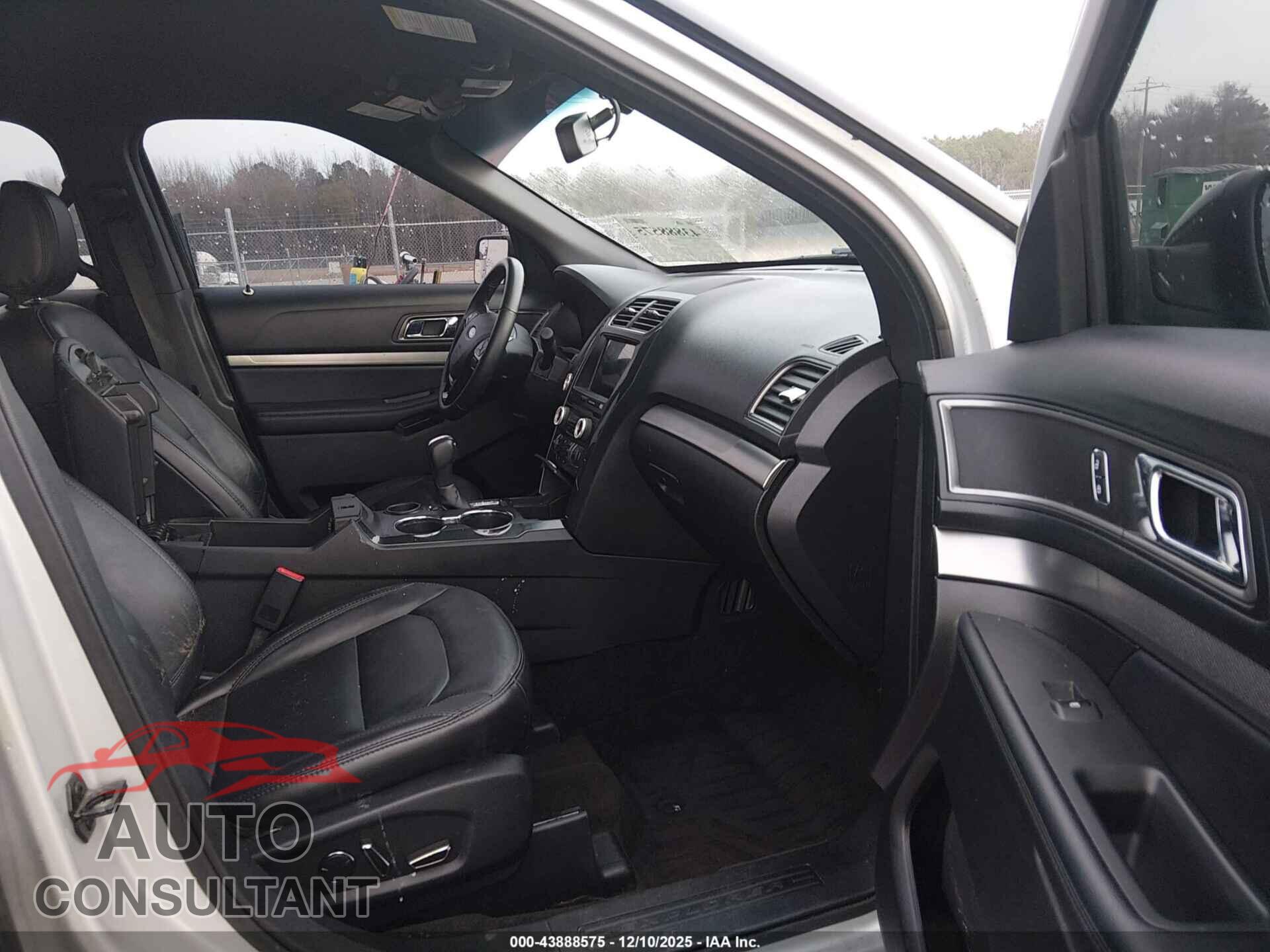 FORD EXPLORER 2018 - 1FM5K7D89JGB27634